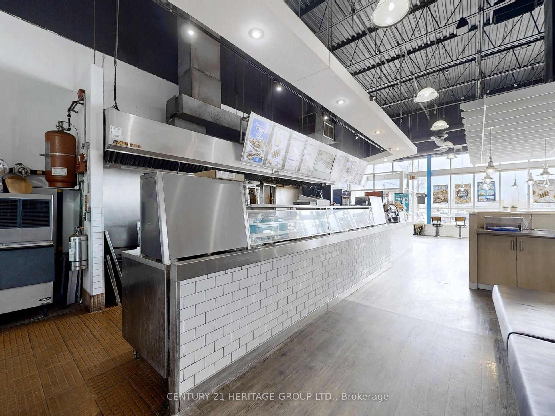 6015 Steeles Avenue Property Photo 18