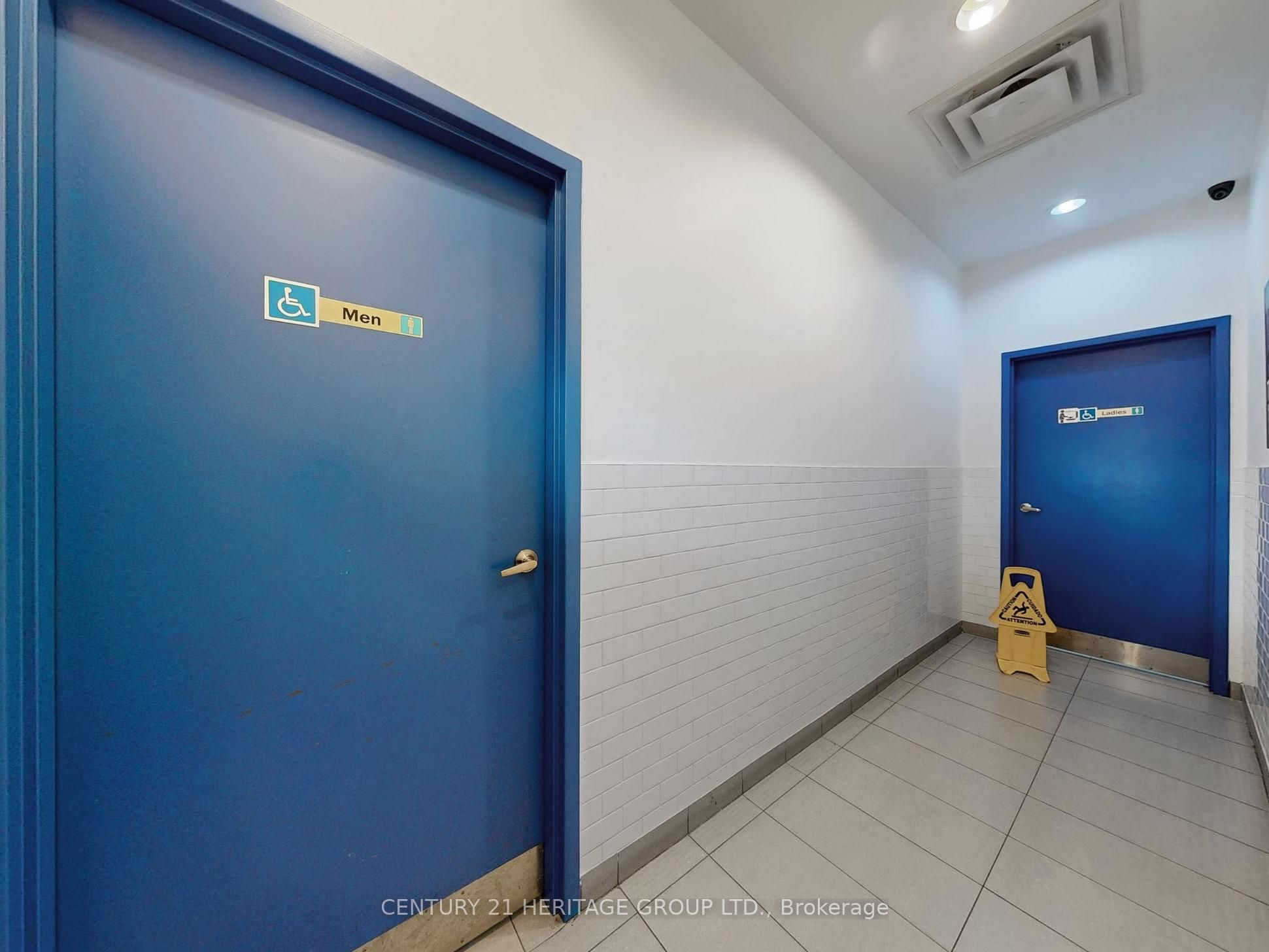 6015 Steeles Avenue Property Photo 31