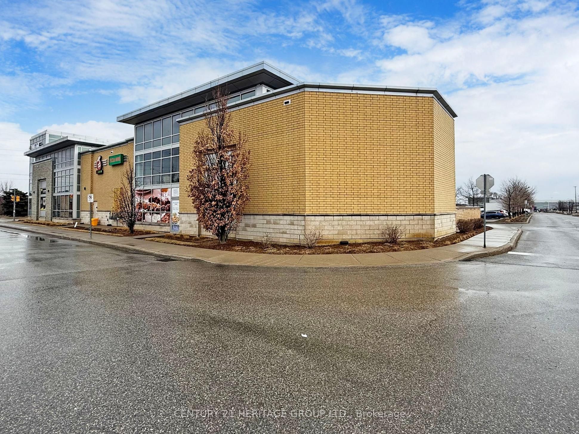 6015 Steeles Avenue Property Photo 33