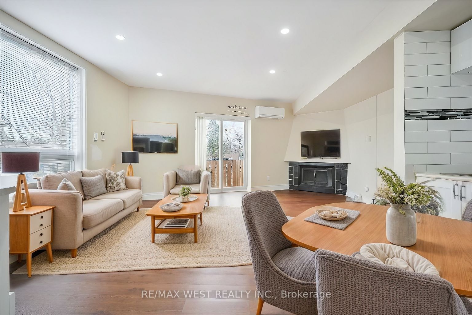 1408 Kingston Road Property Photo 3