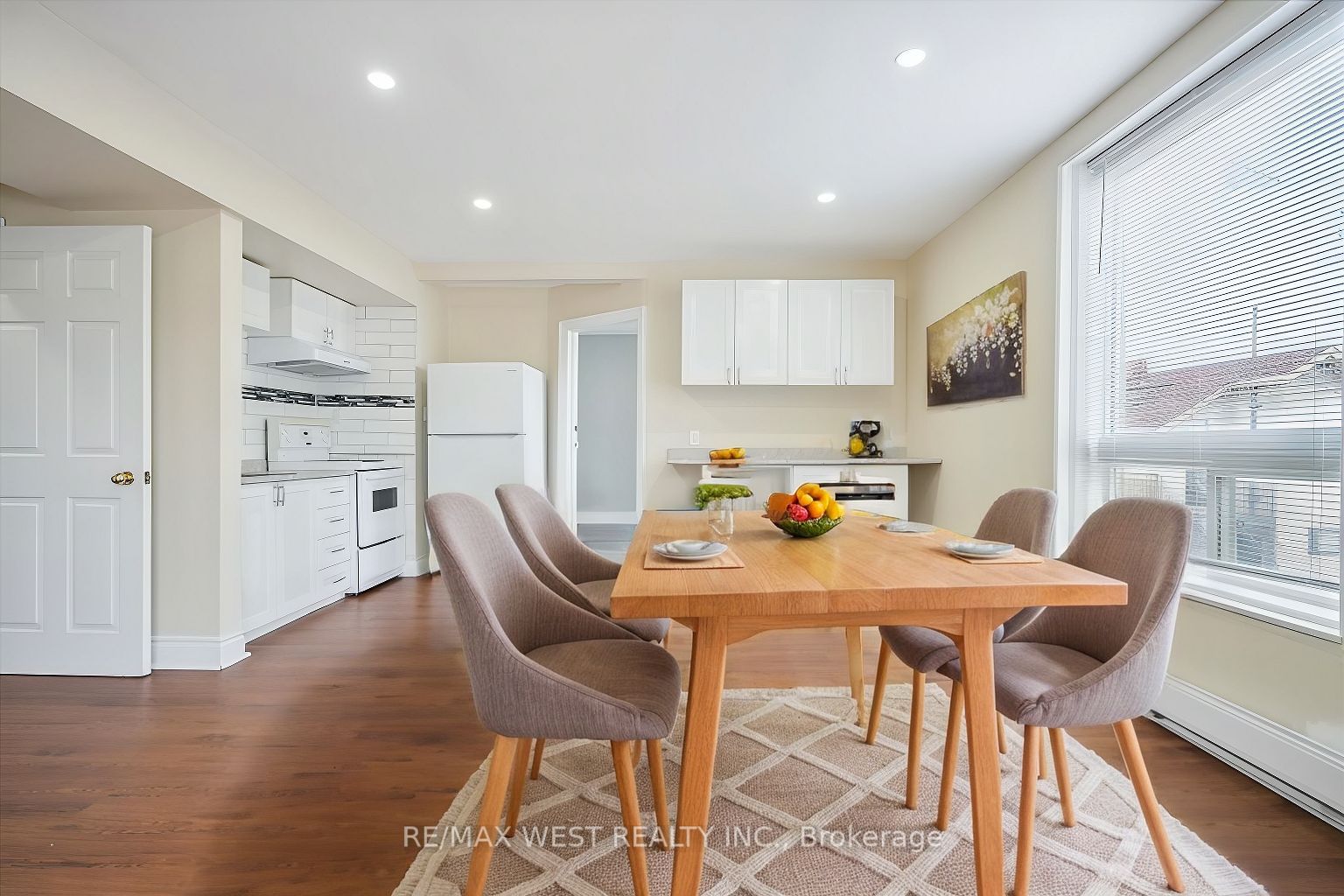1408 Kingston Road Property Photo 3