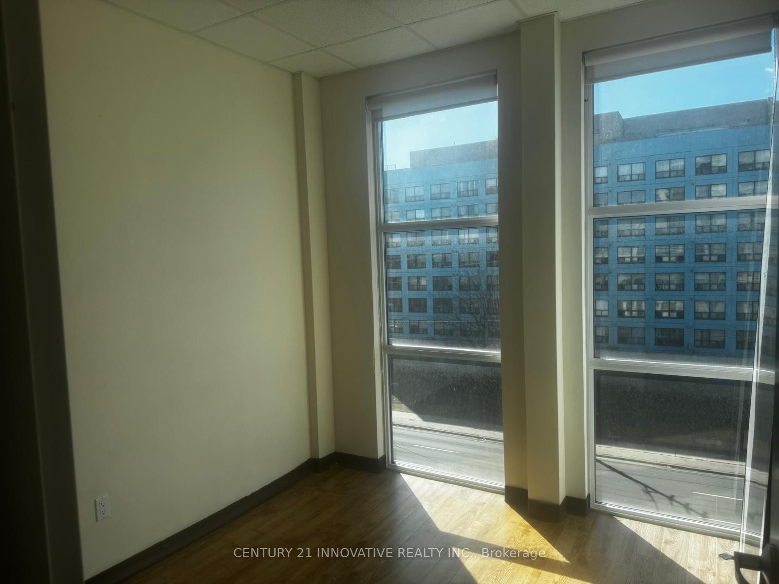 #408 - 1585 Markham Road Property Photo 3