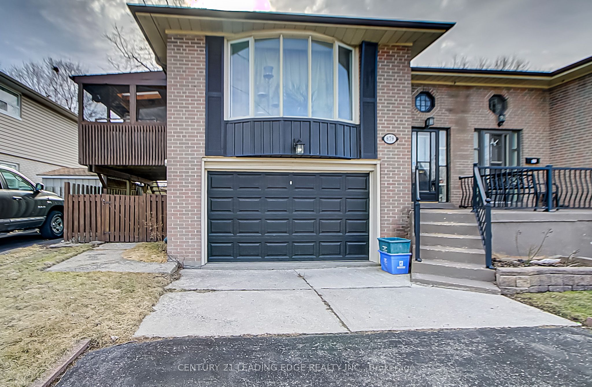 #lower - 879 Marinet Crescent Property Photo