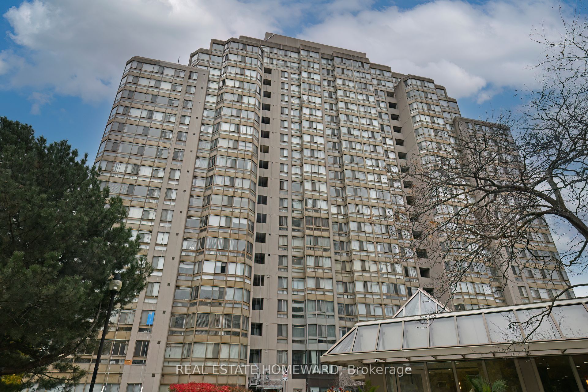 #810 - 3233 Eglinton Avenue Property Photo