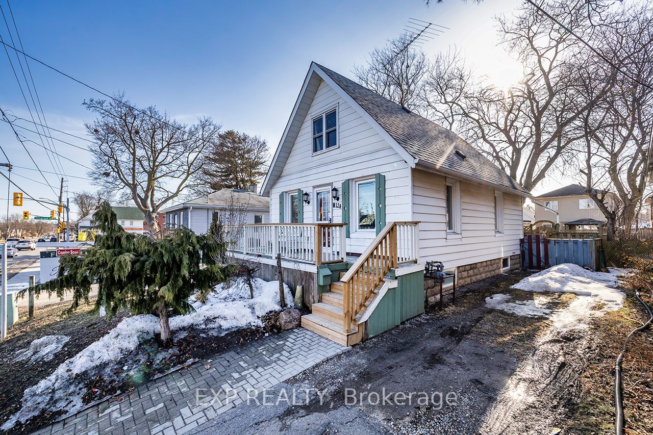 124 Park Rd N Property Photo