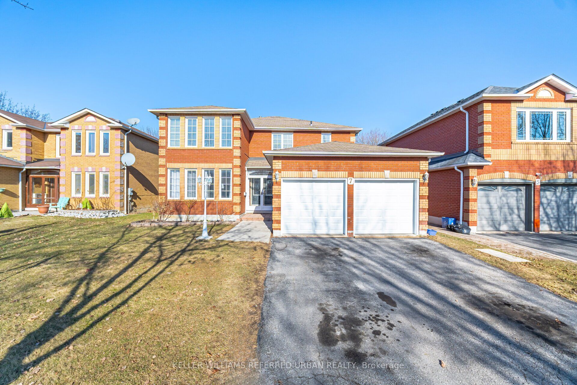 7 Holmes Cres Property Photo