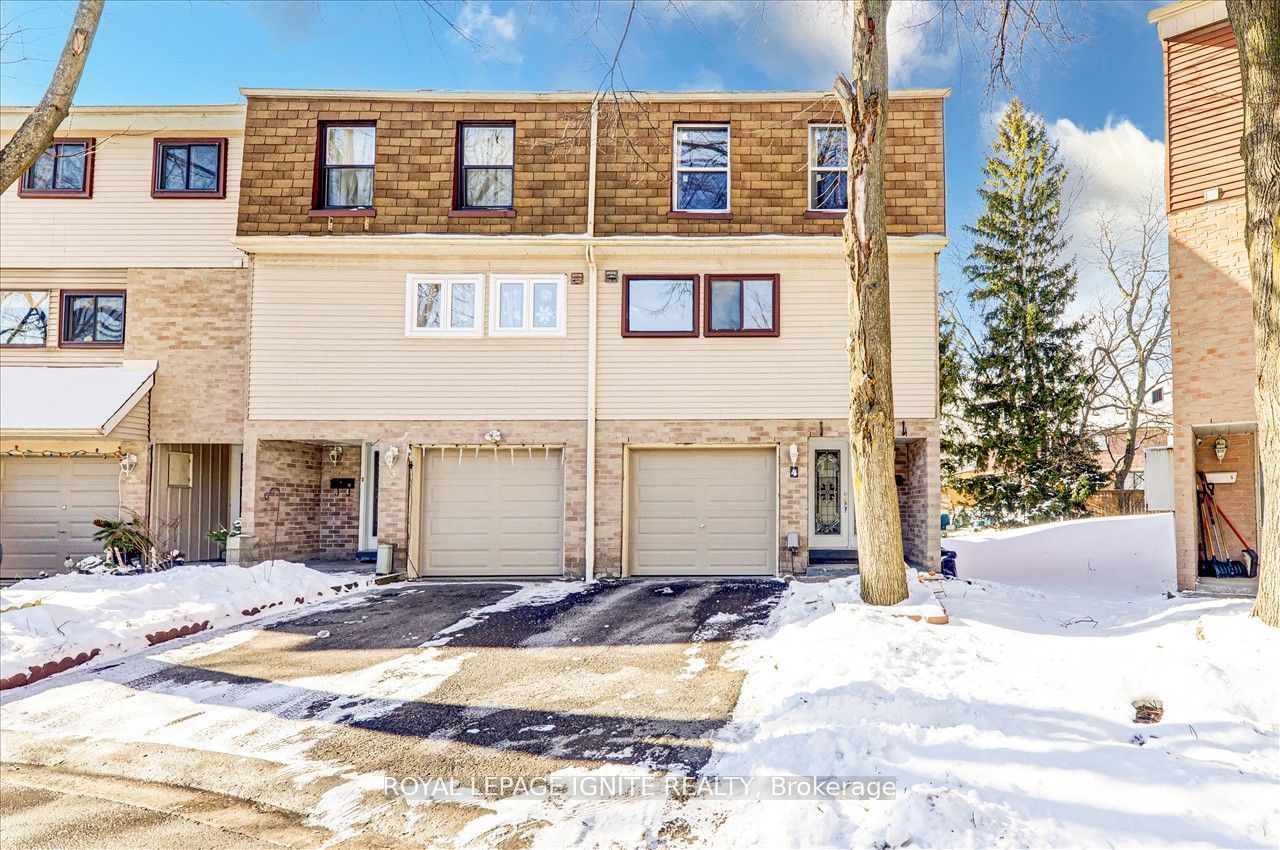 #4 - 120 Murison Boulevard Property Photo