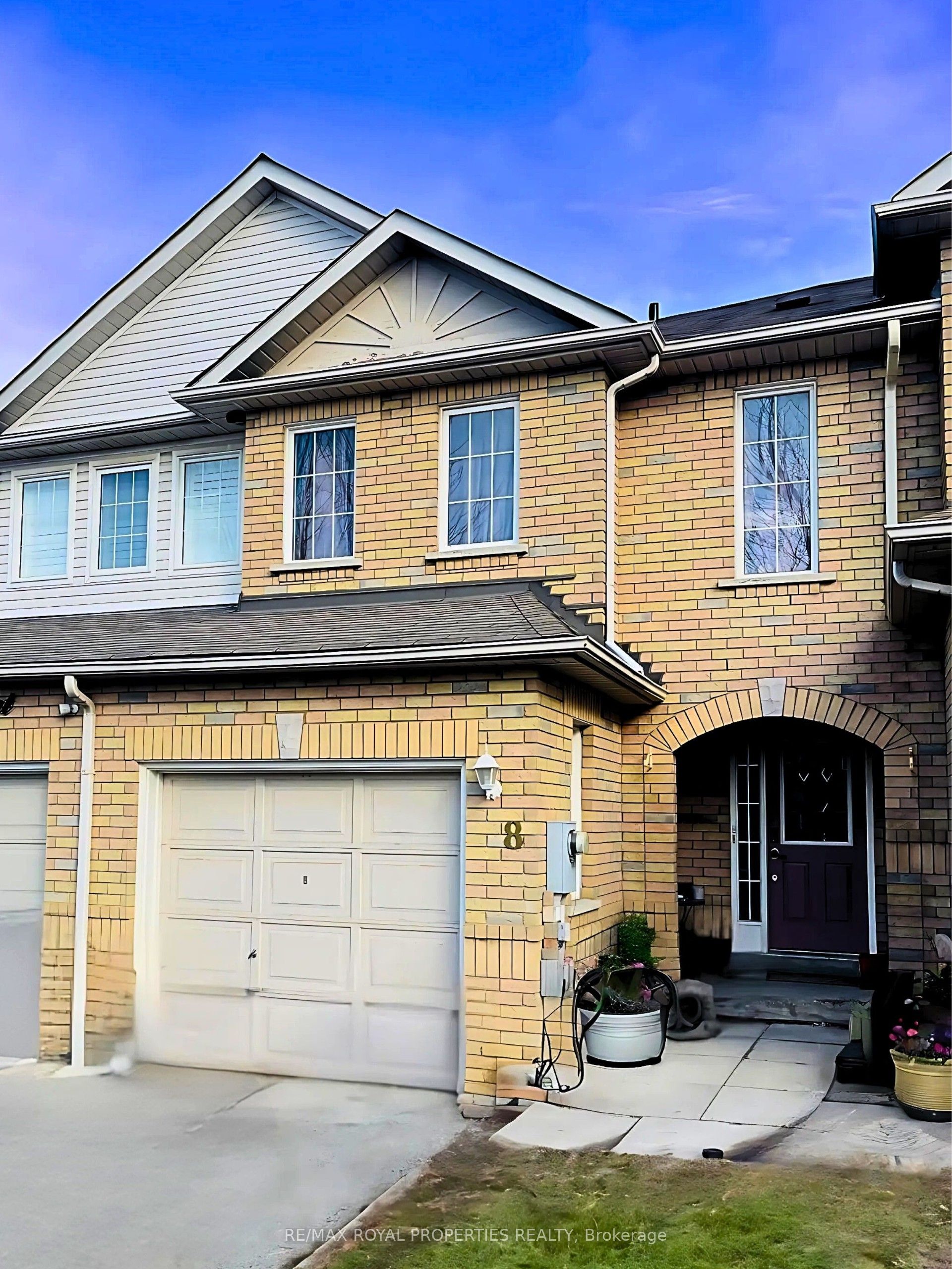 8 Epps Cres Property Photo