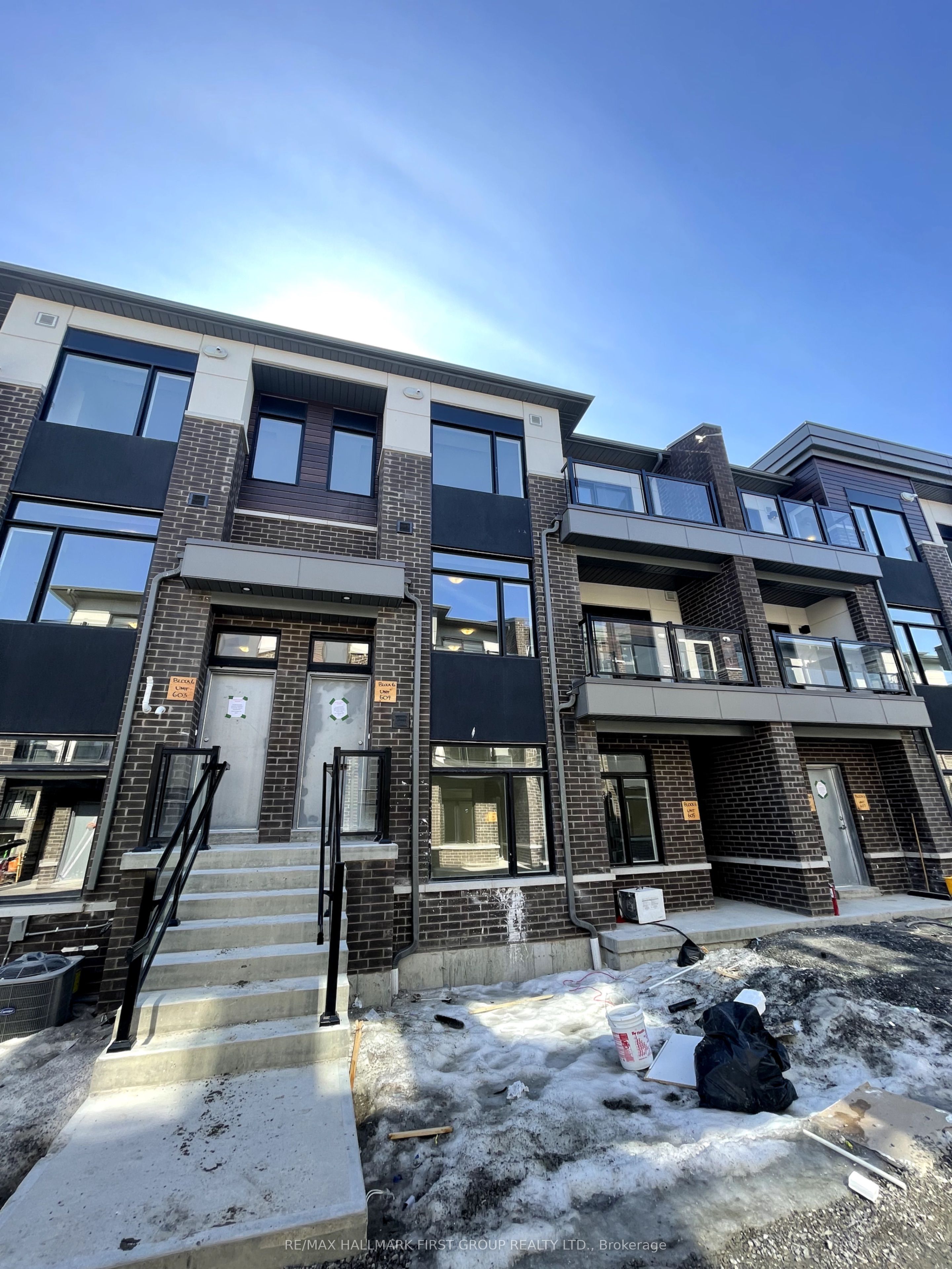 #1004 - 1695 Dersan Street Property Photo