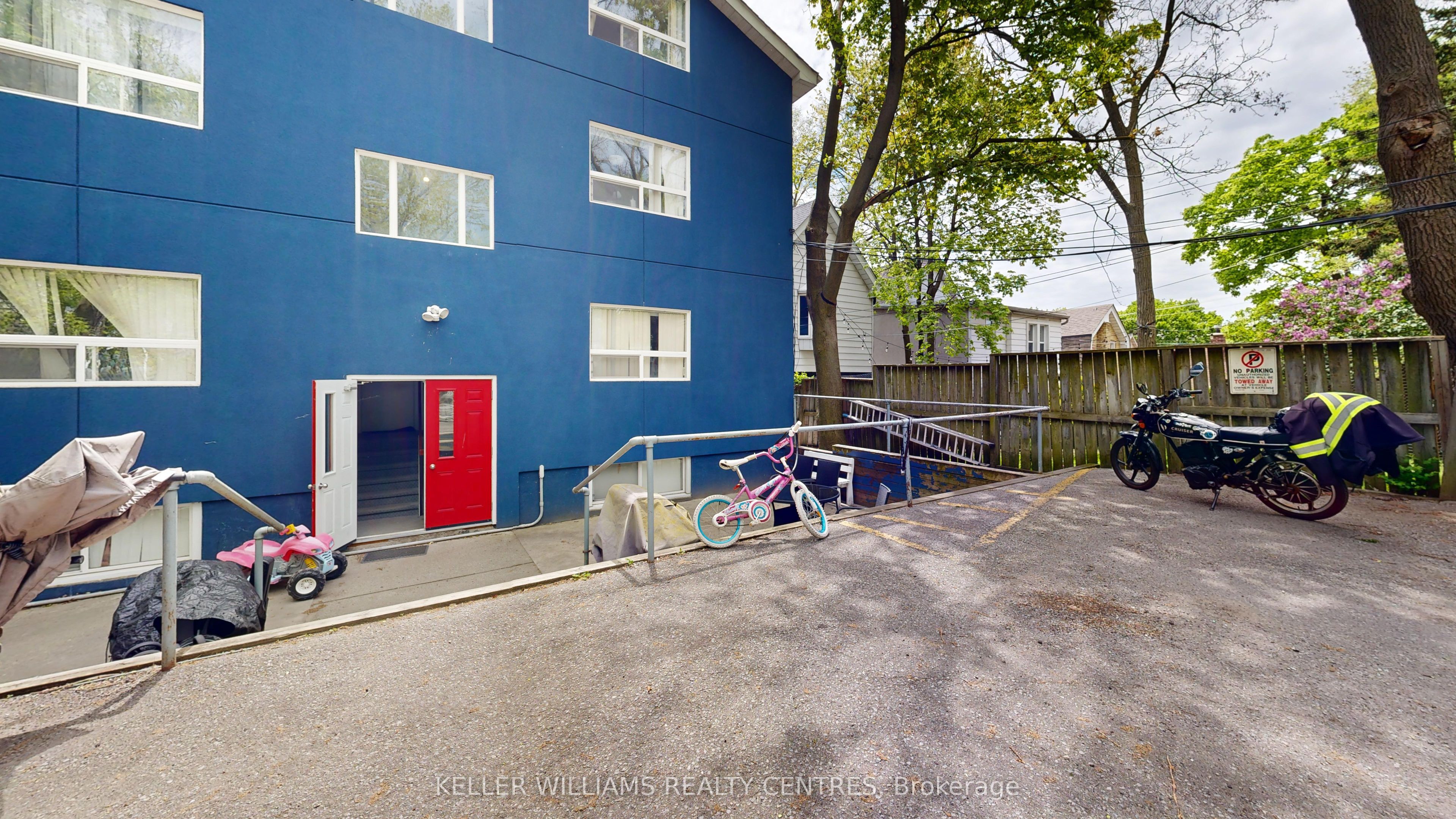 10 Ivy Avenue Property Photo 4