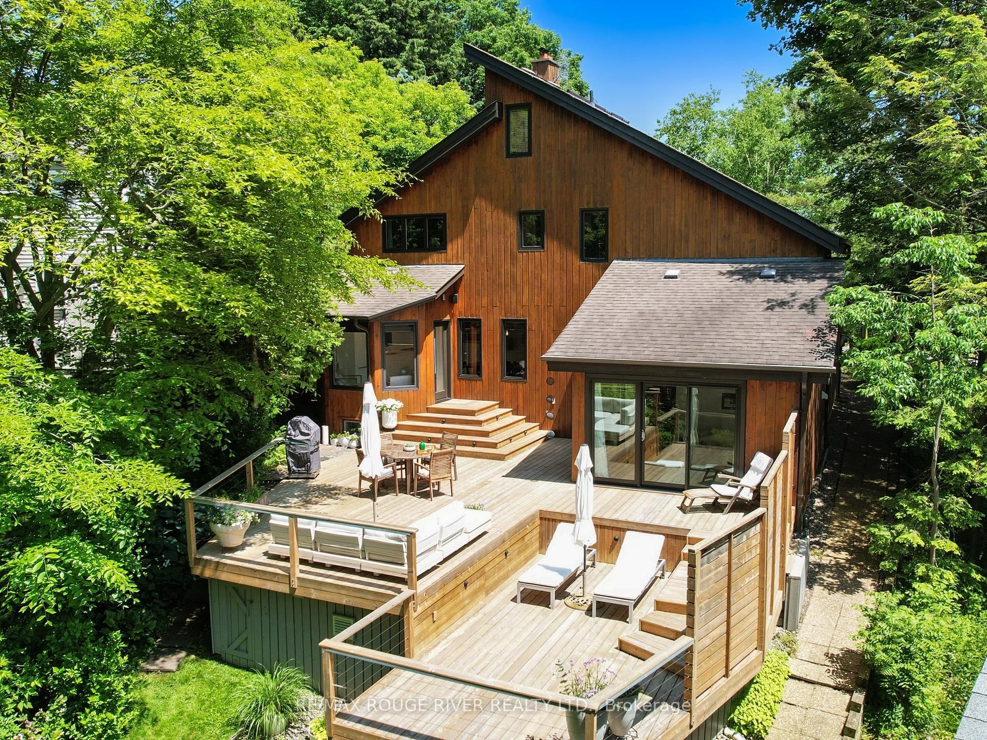 390 Woodgrange Avenue Property Photo