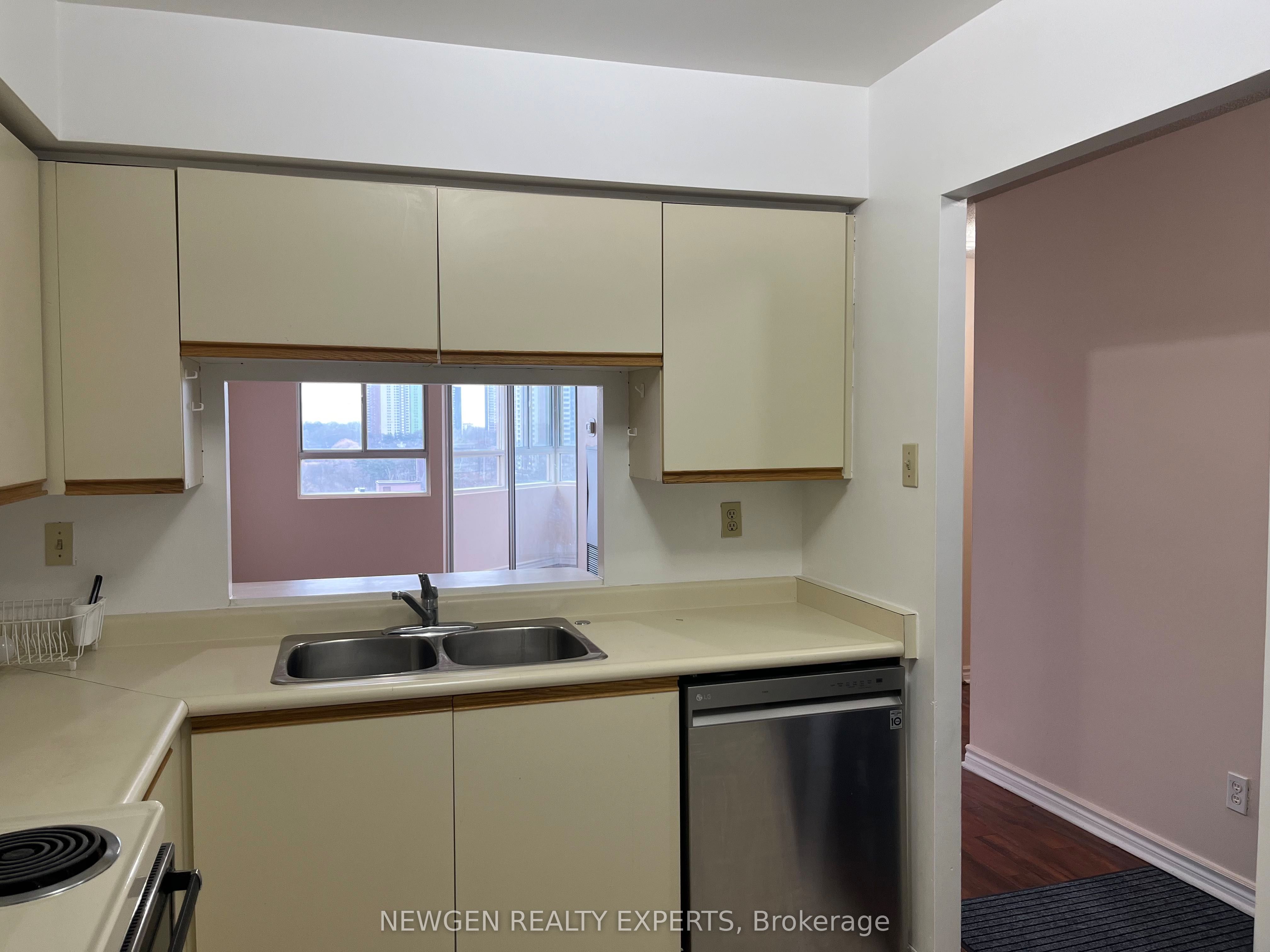 #1514 - 4 Park Vista Drive Property Photo 13