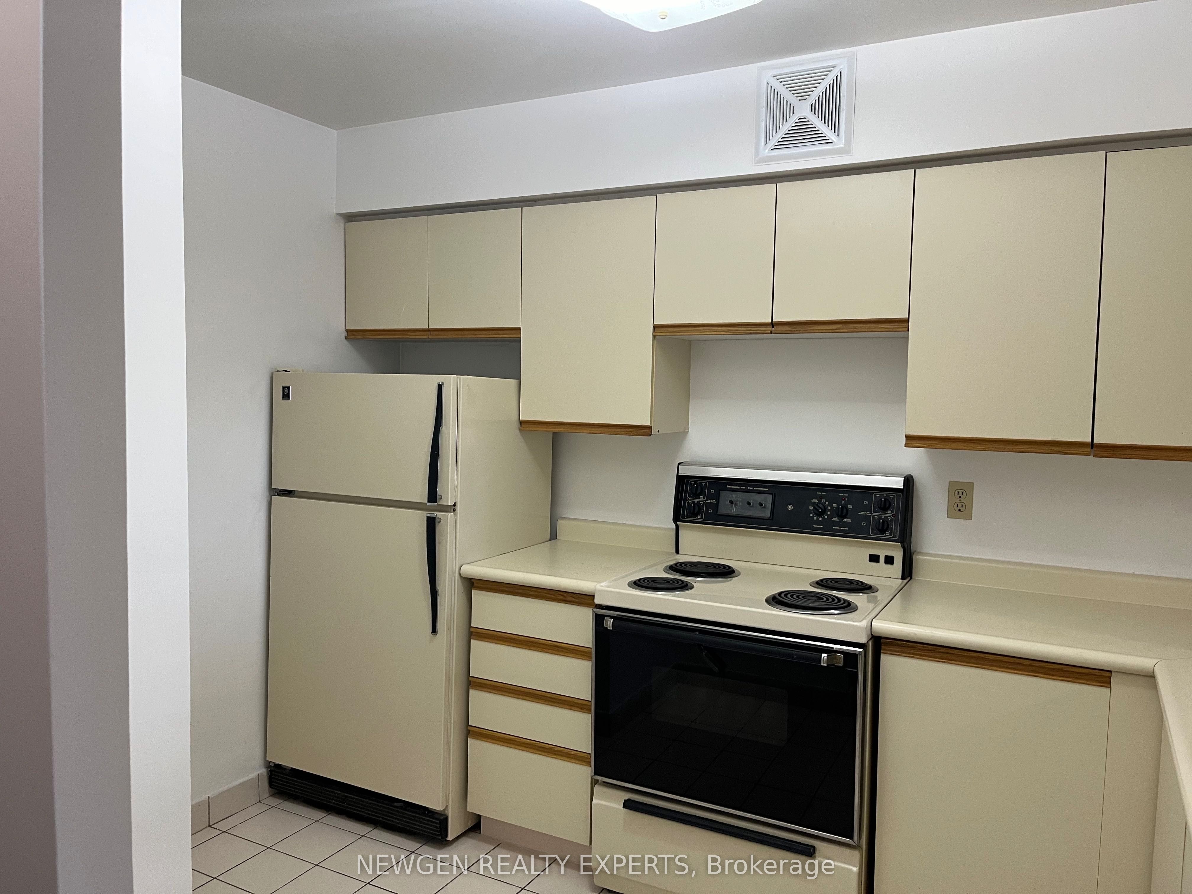 #1514 - 4 Park Vista Drive Property Photo 14