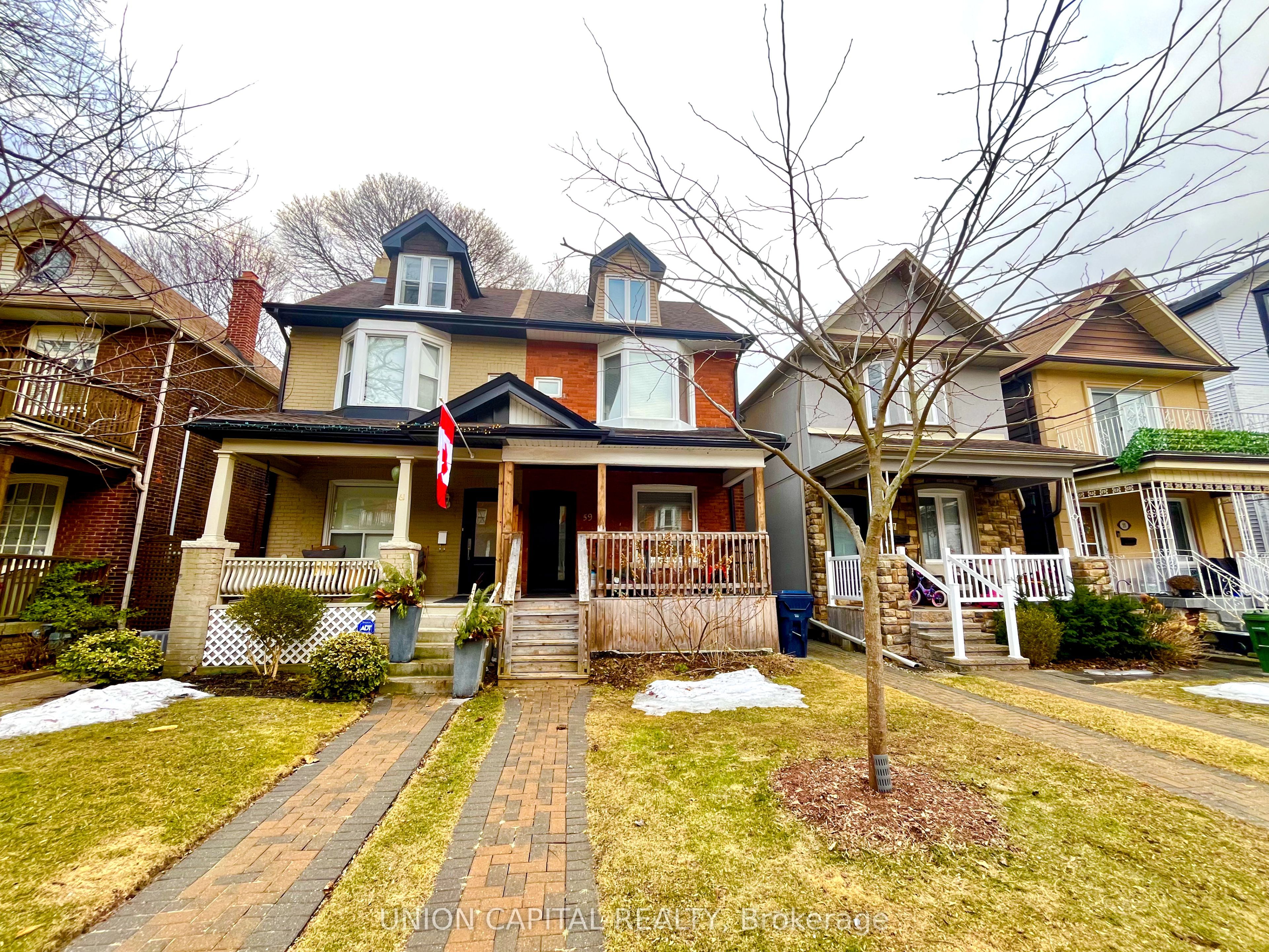 Toronto E01 Real Estate Listings Main Image