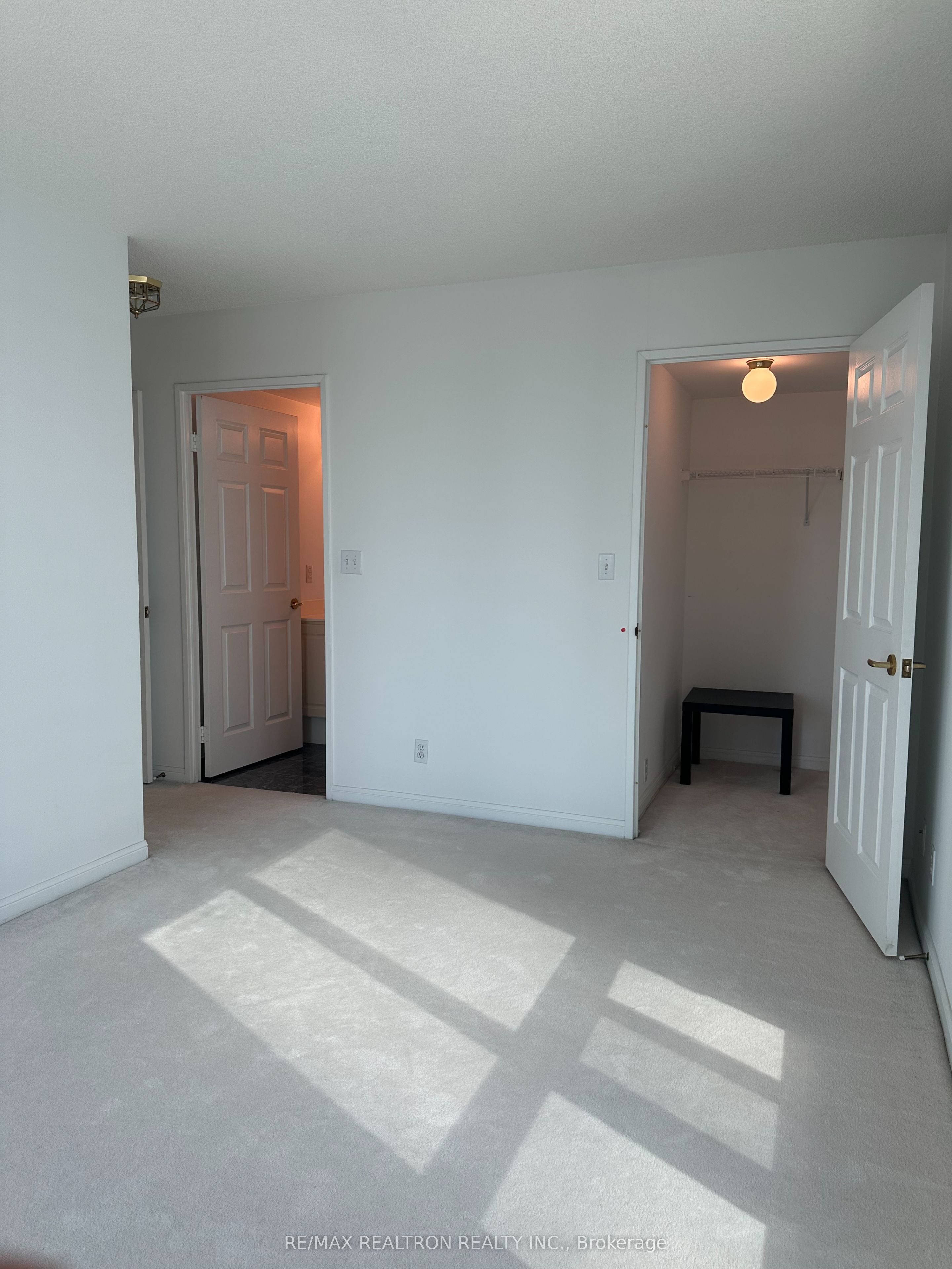 #2003 - 8 Lee Centre Drive Property Photo 12