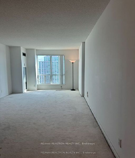 #2003 - 8 Lee Centre Drive Property Photo 5