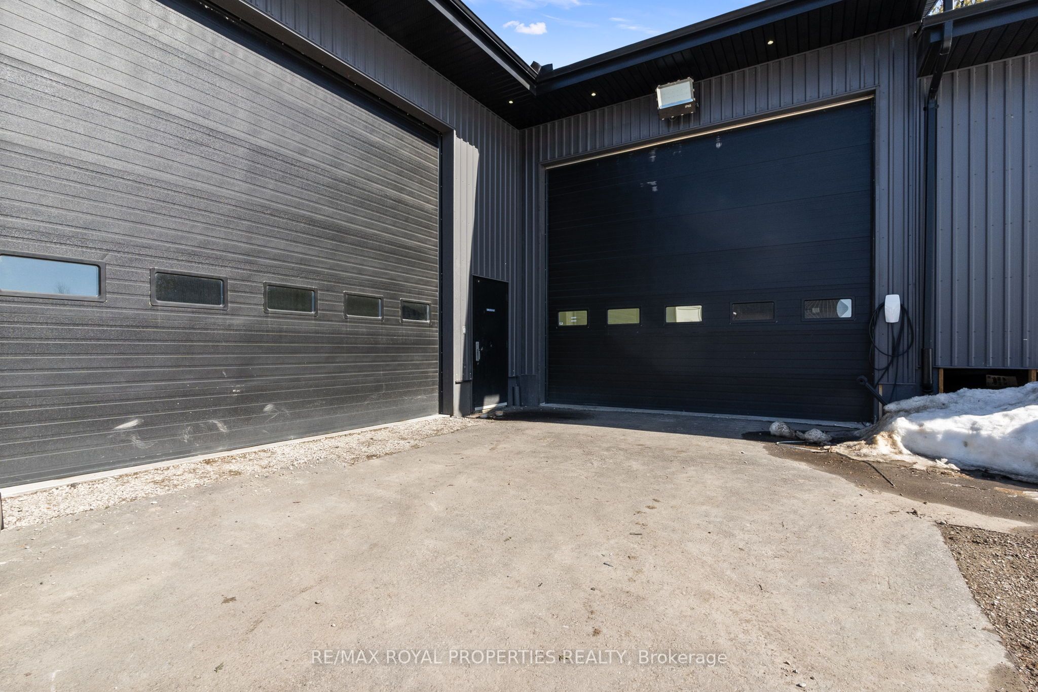11151 Simcoe Street Property Photo 8