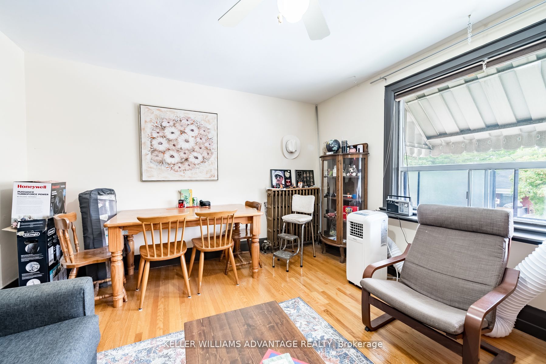 462&464 Sammon Avenue Property Photo 7