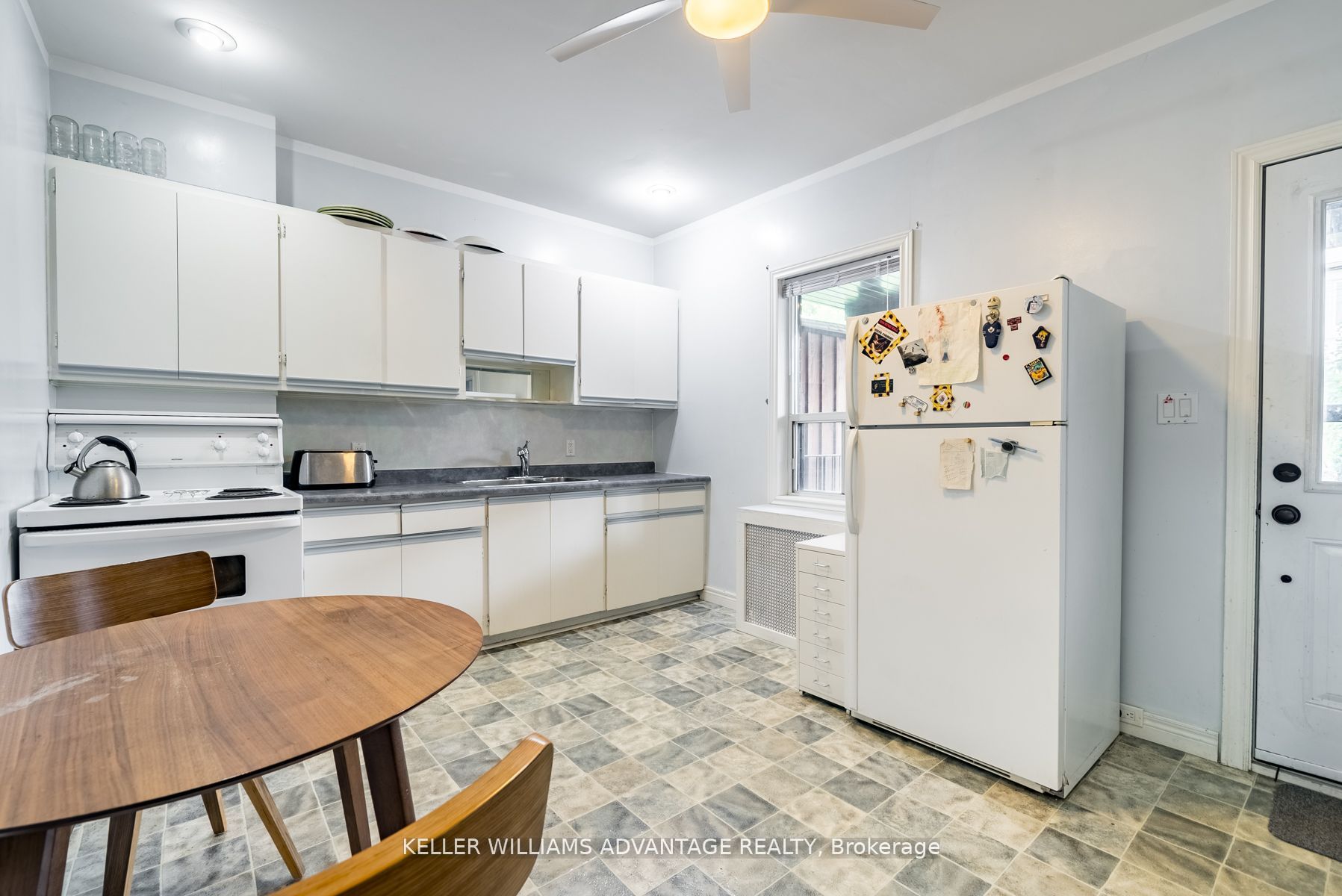 462&464 Sammon Avenue Property Photo 21