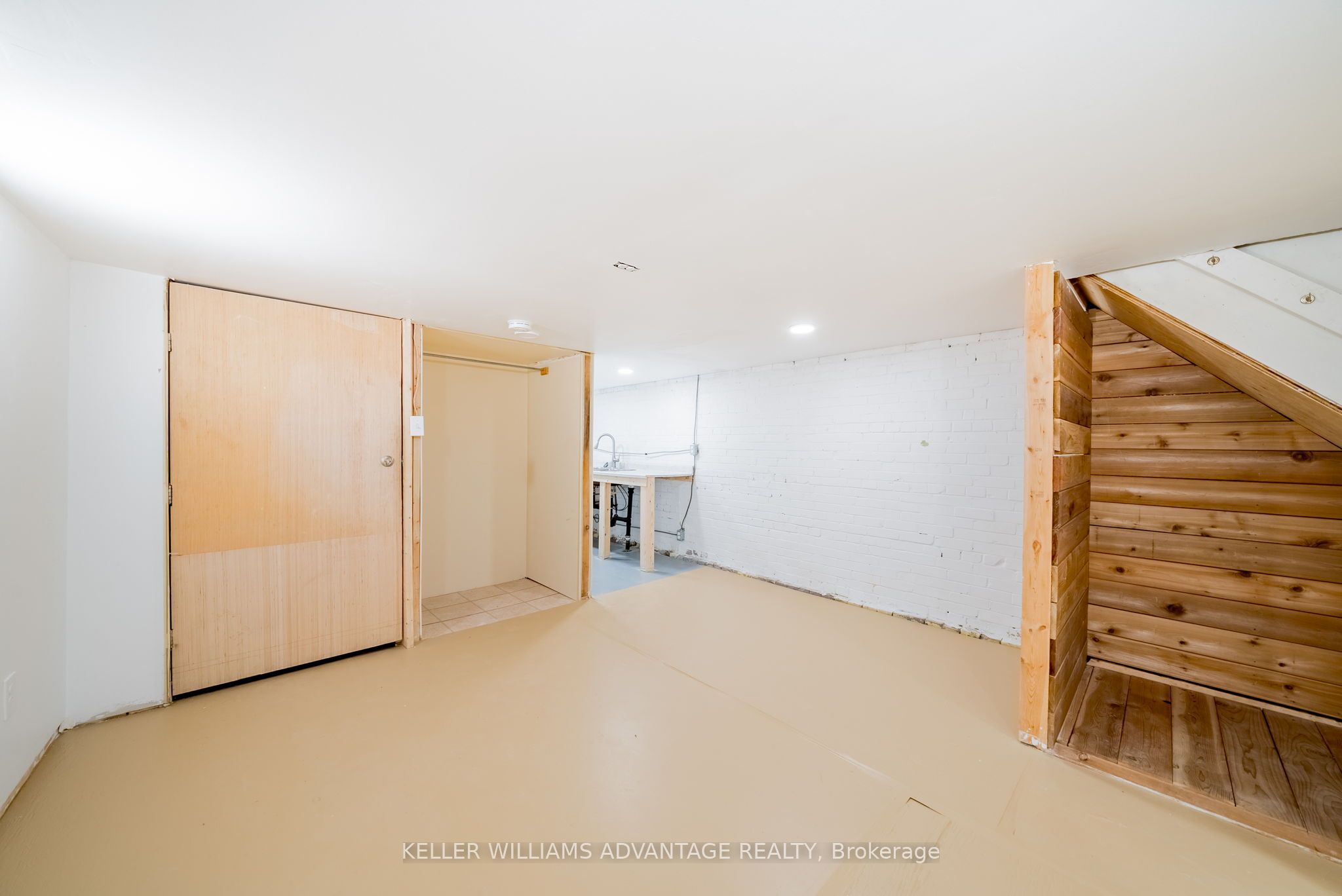 462&464 Sammon Avenue Property Photo 31