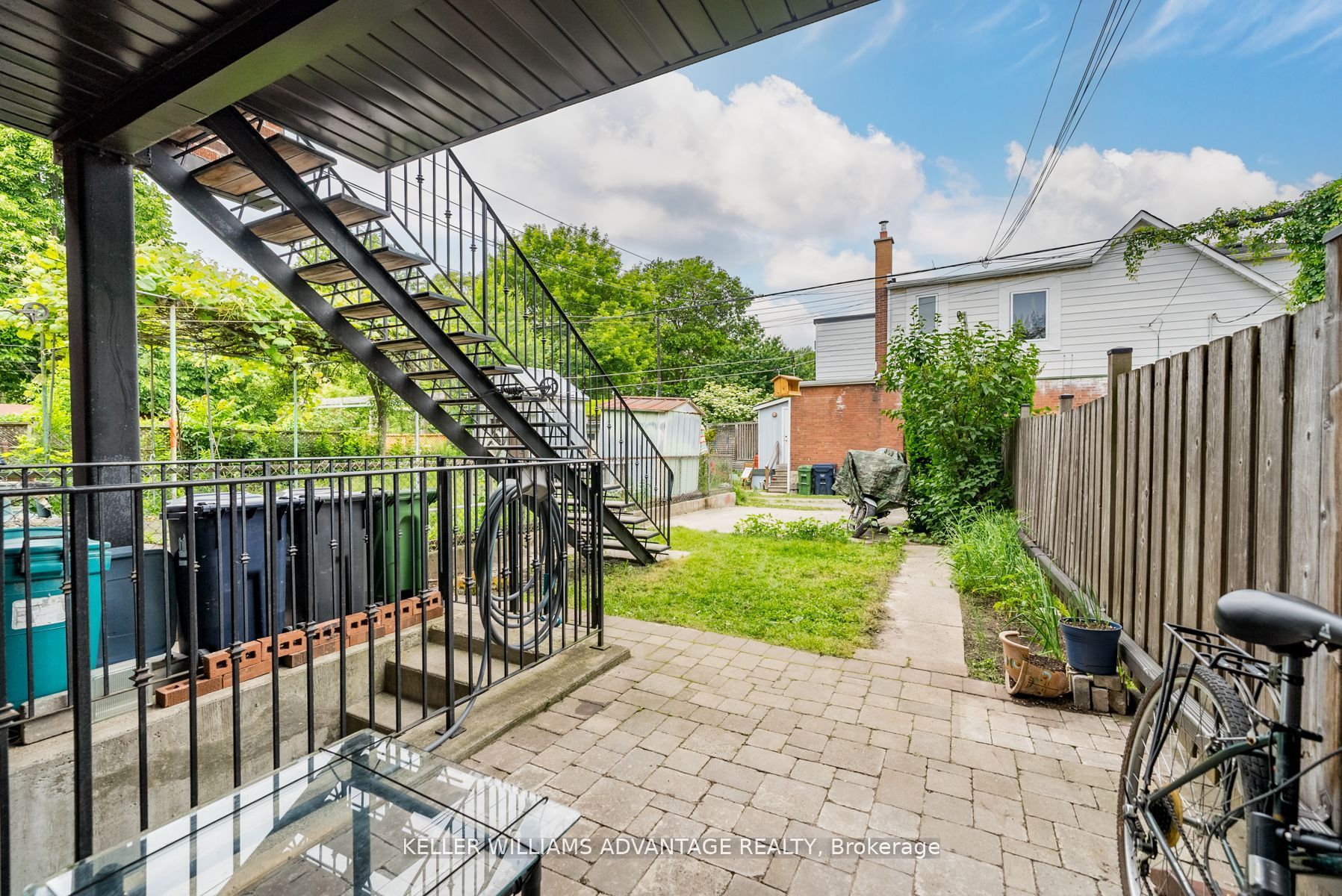 462&464 Sammon Avenue Property Photo 38