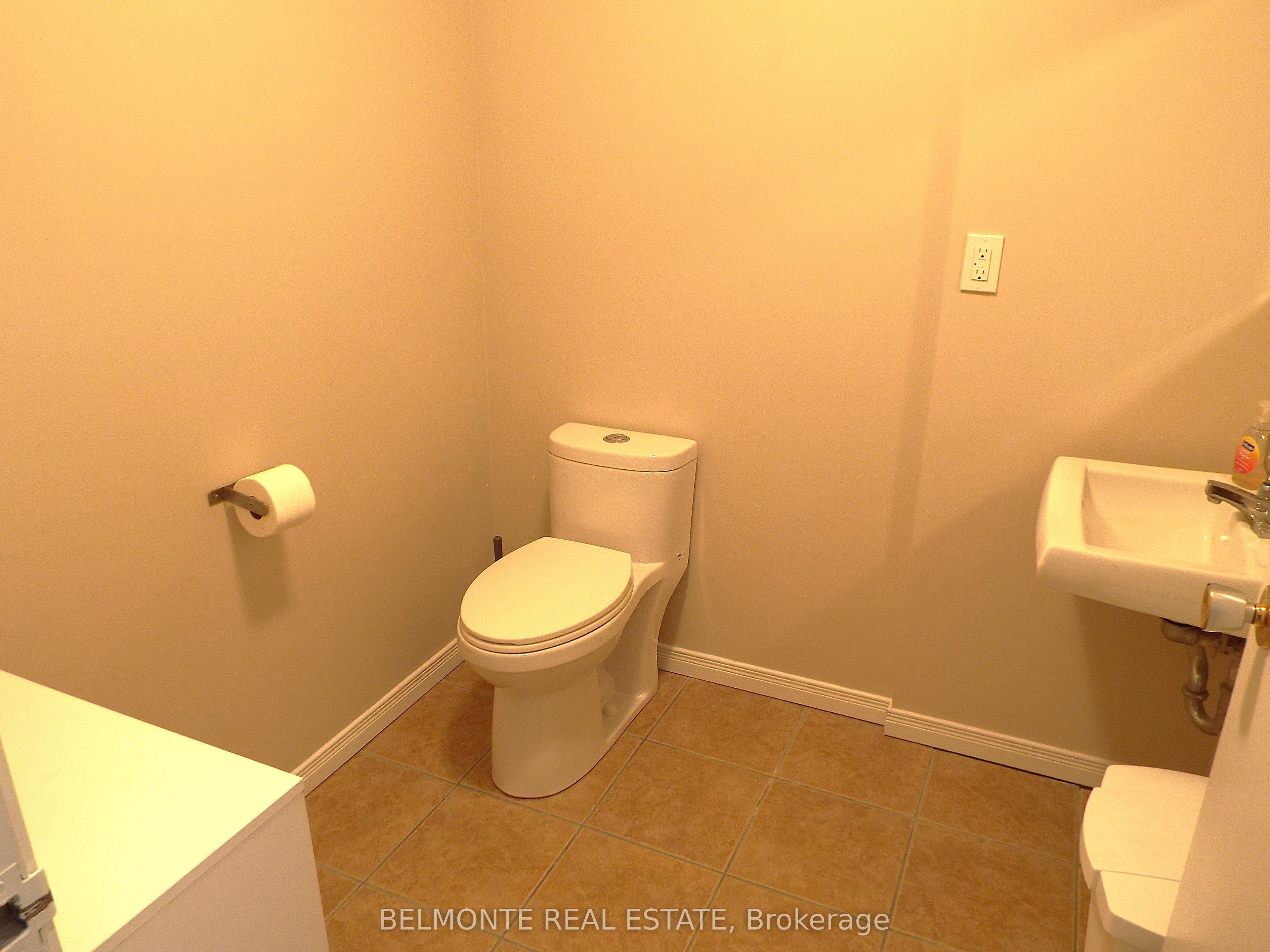 #23 - 1621 Mcewen Drive Property Photo 5