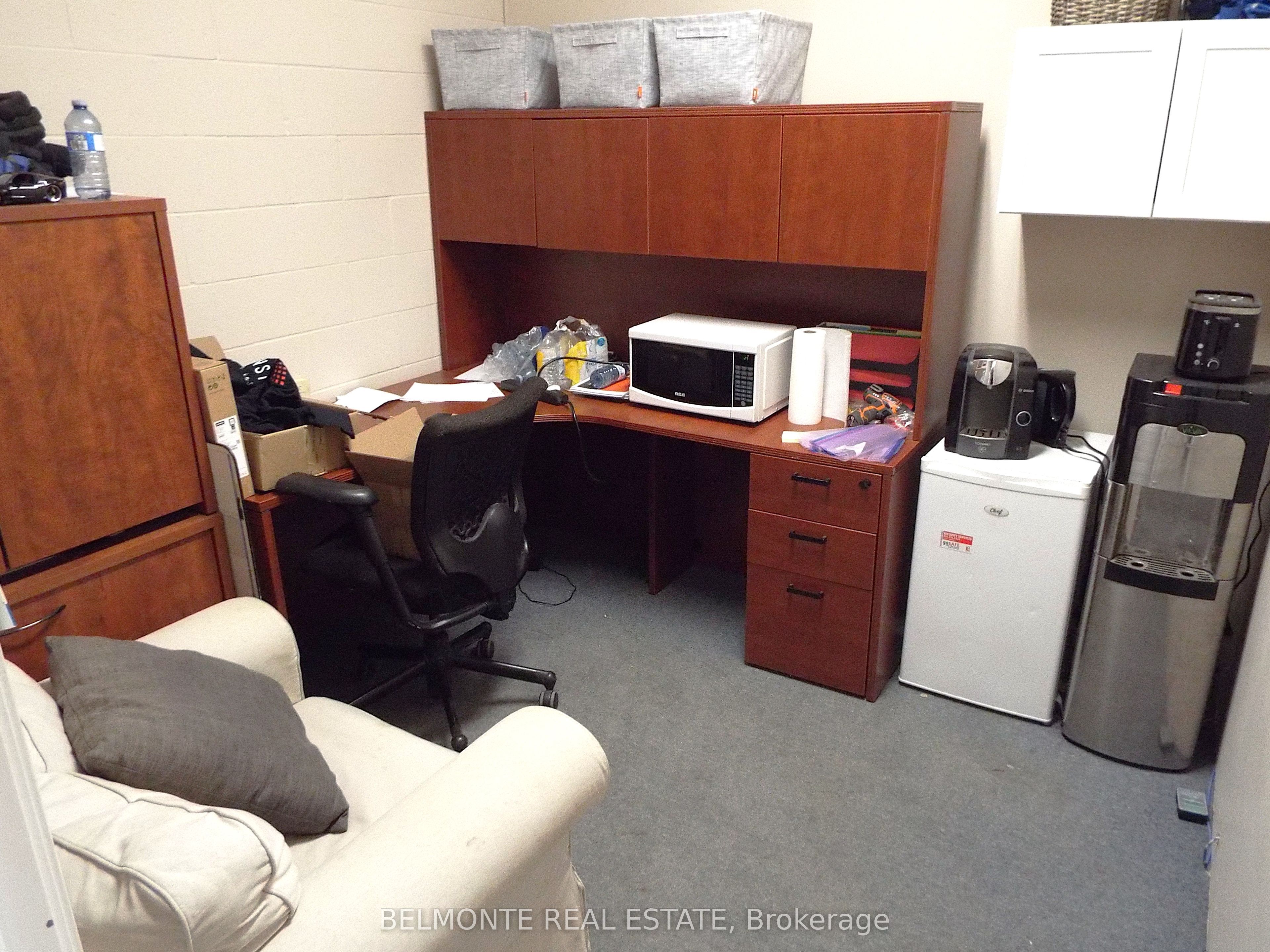 #23 - 1621 Mcewen Drive Property Photo 6
