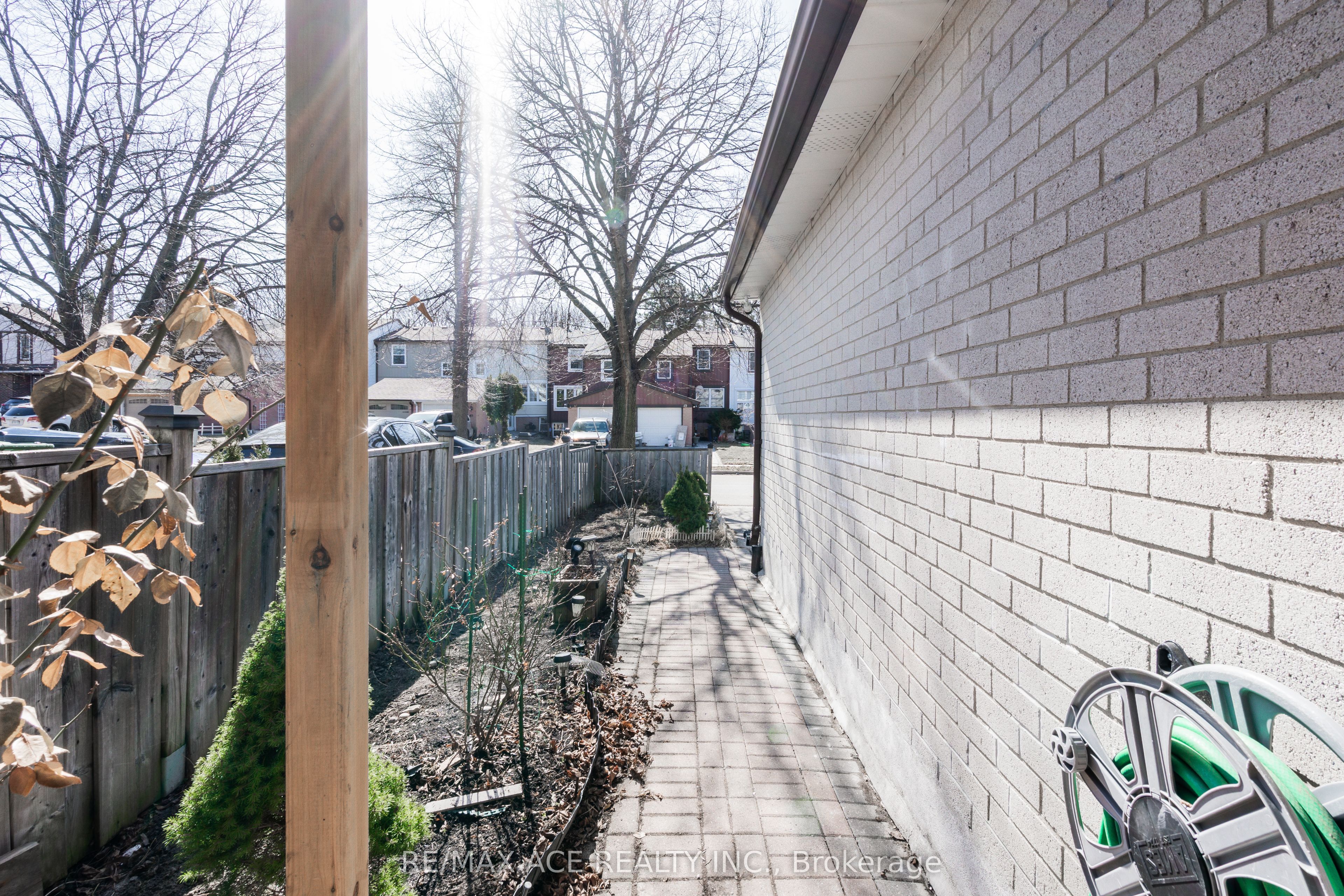 50 Parsell Square Property Photo 4