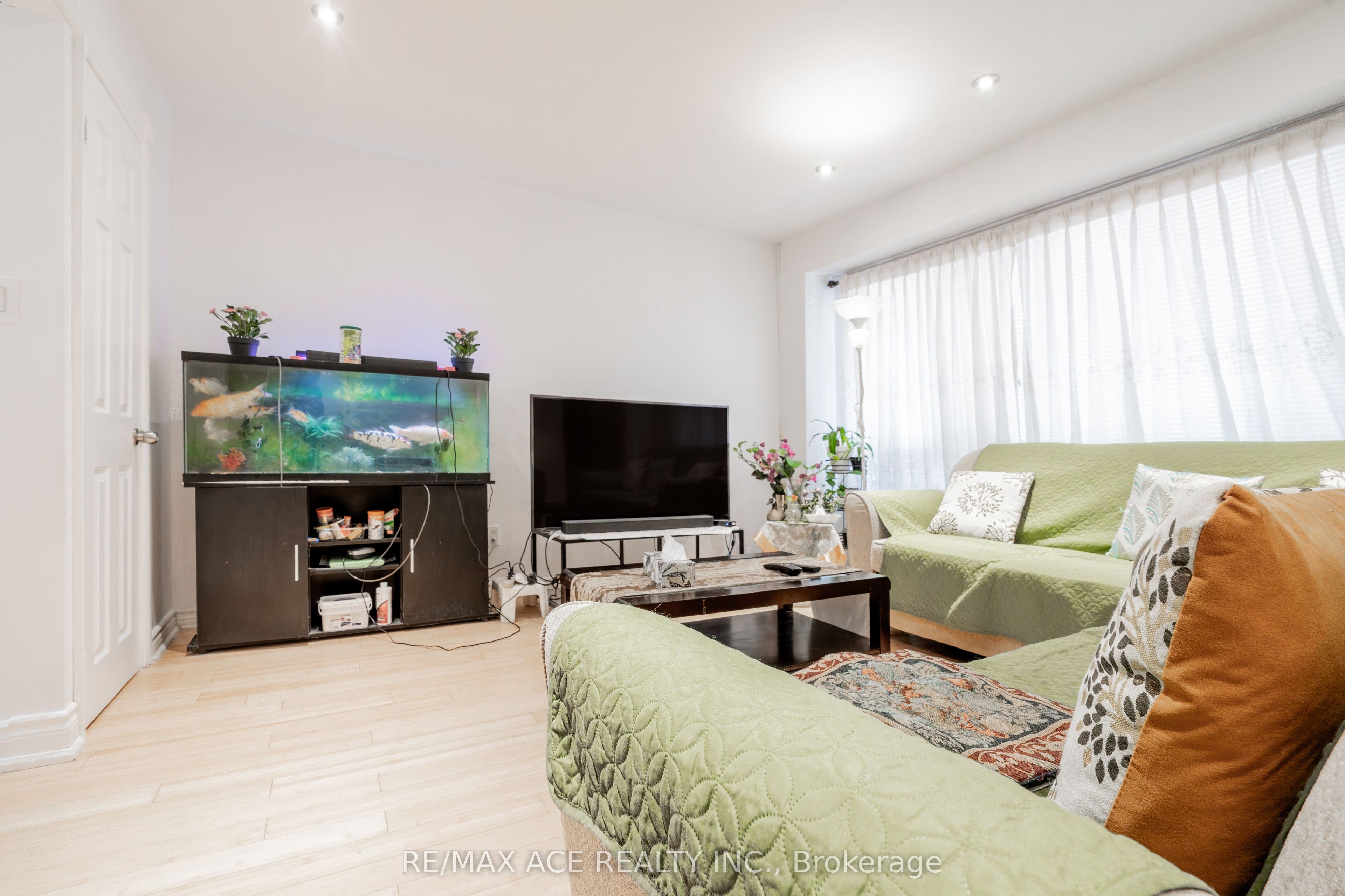 50 Parsell Square Property Photo 9