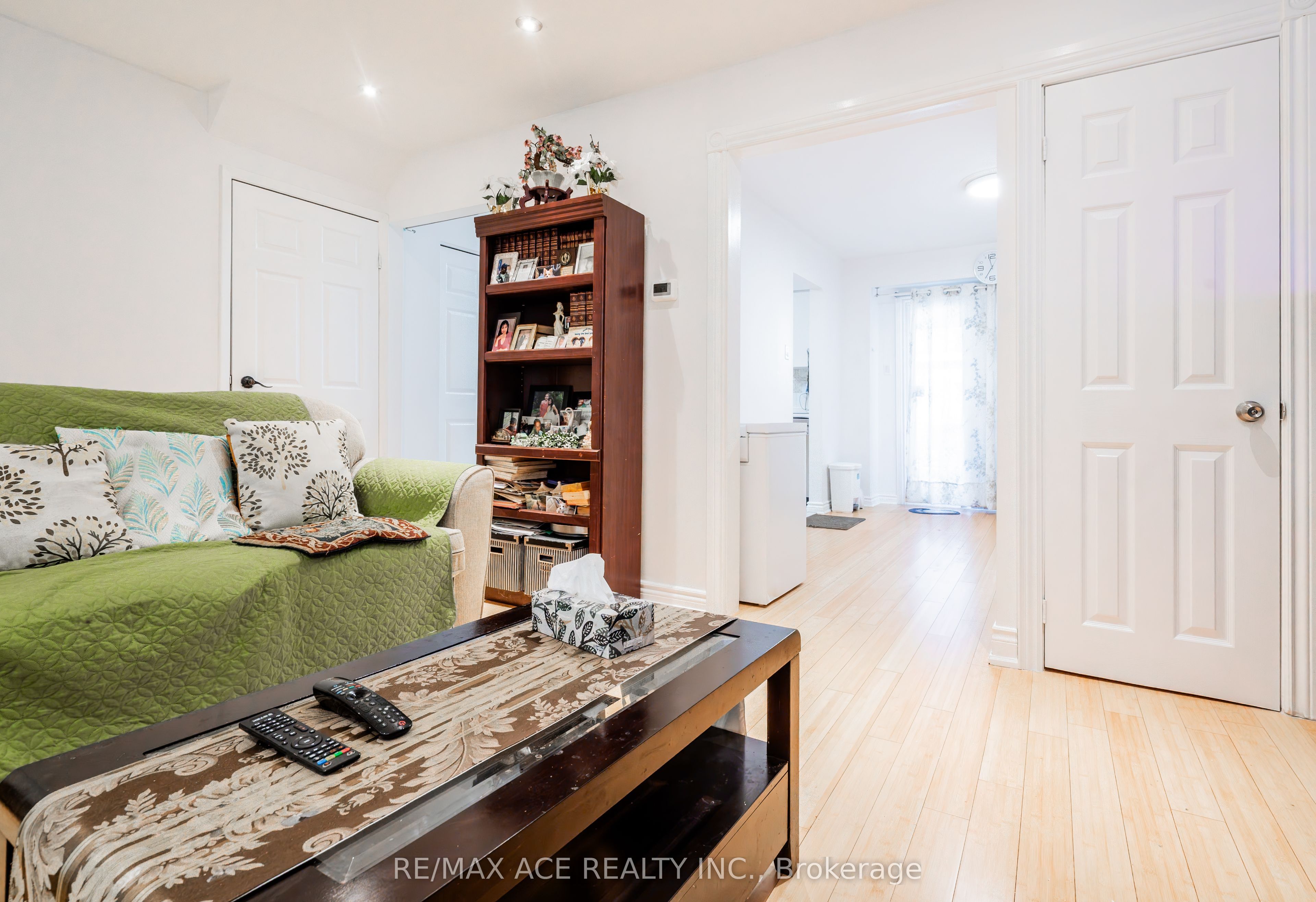 50 Parsell Square Property Photo 11