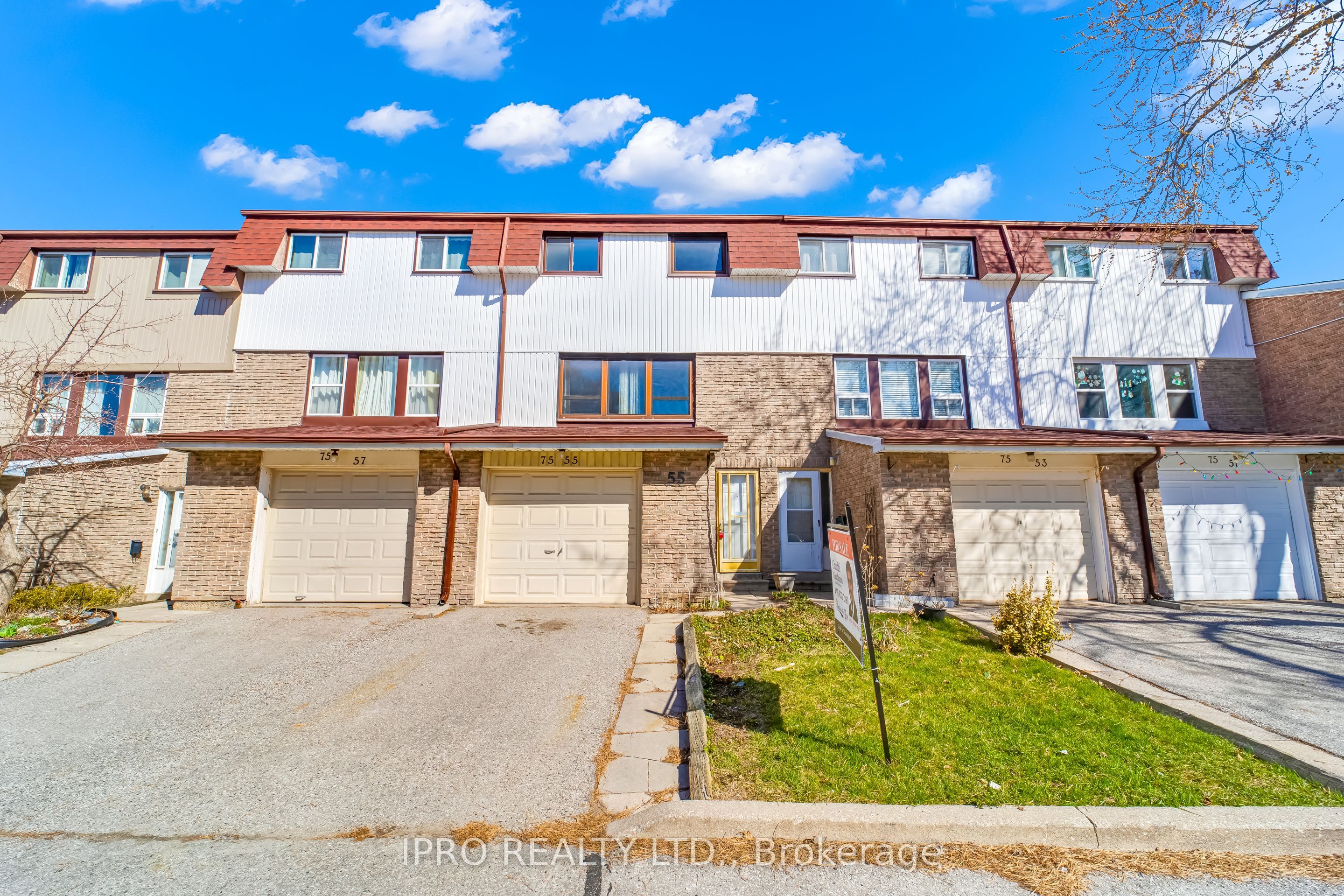 #55 - 75 Chester Le Boulevard Property Photo 1