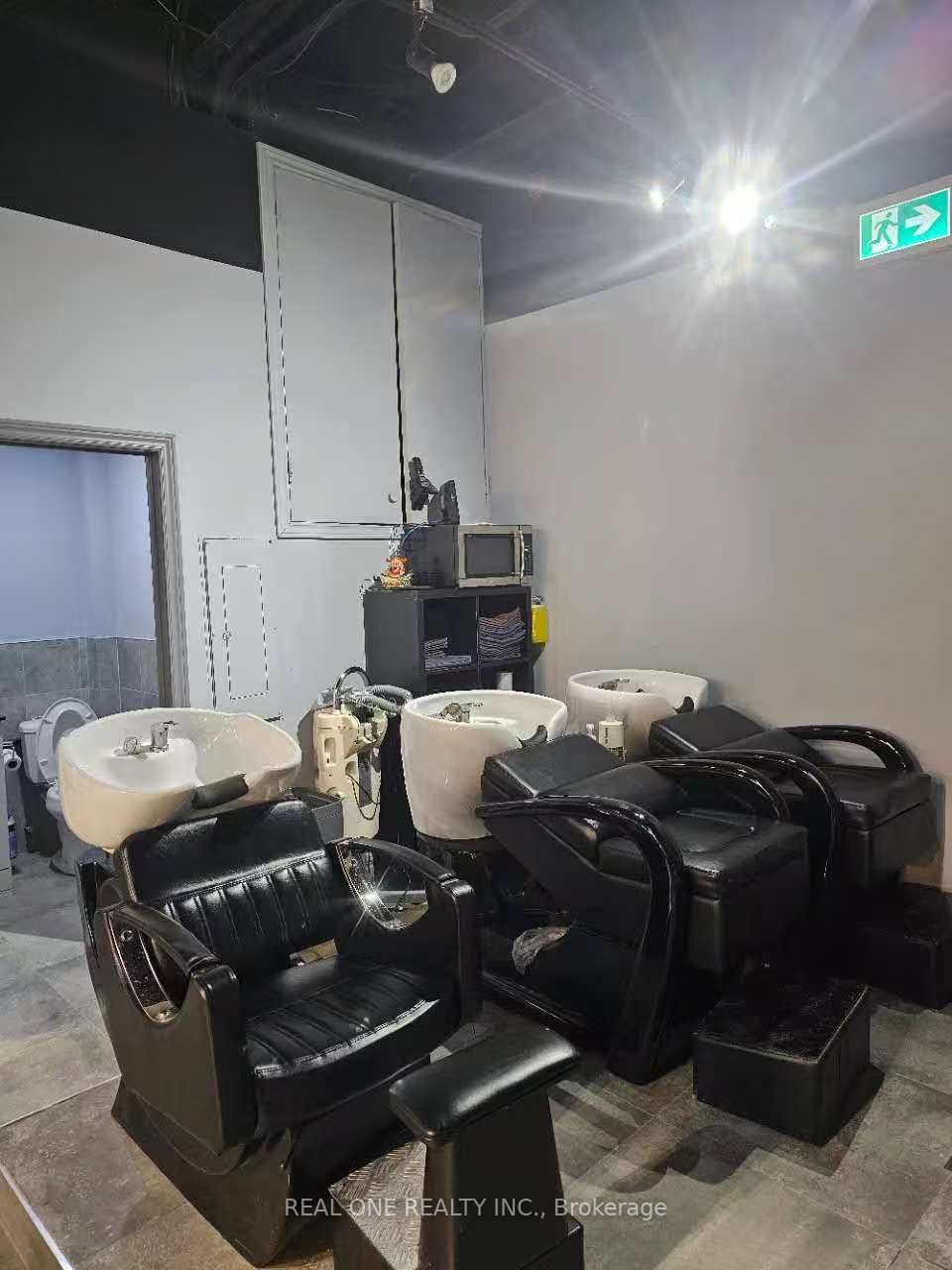 2580 Birchmount Road Property Photo 4