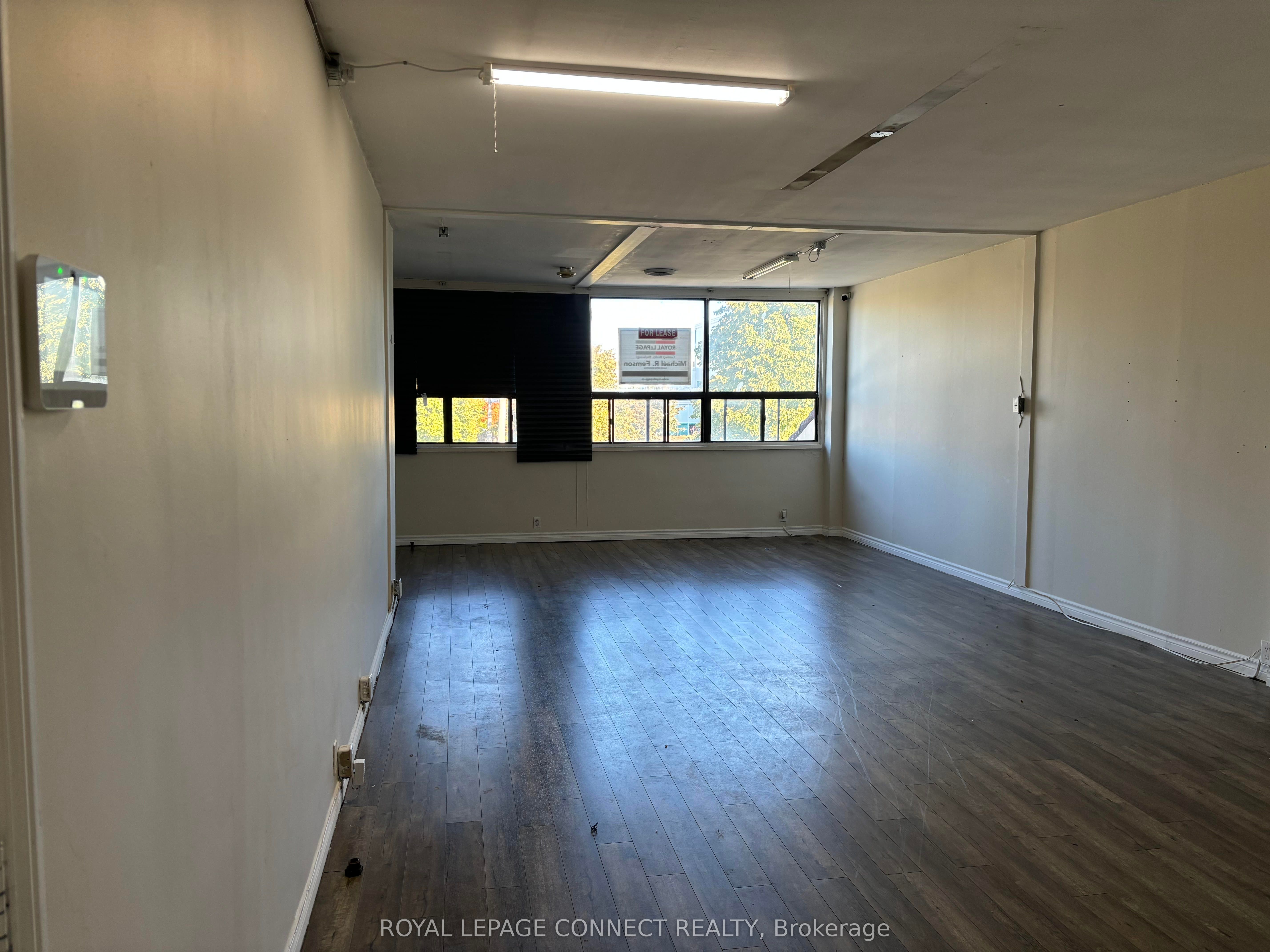 #1 - 62 Harwood Avenue Property Photo 5