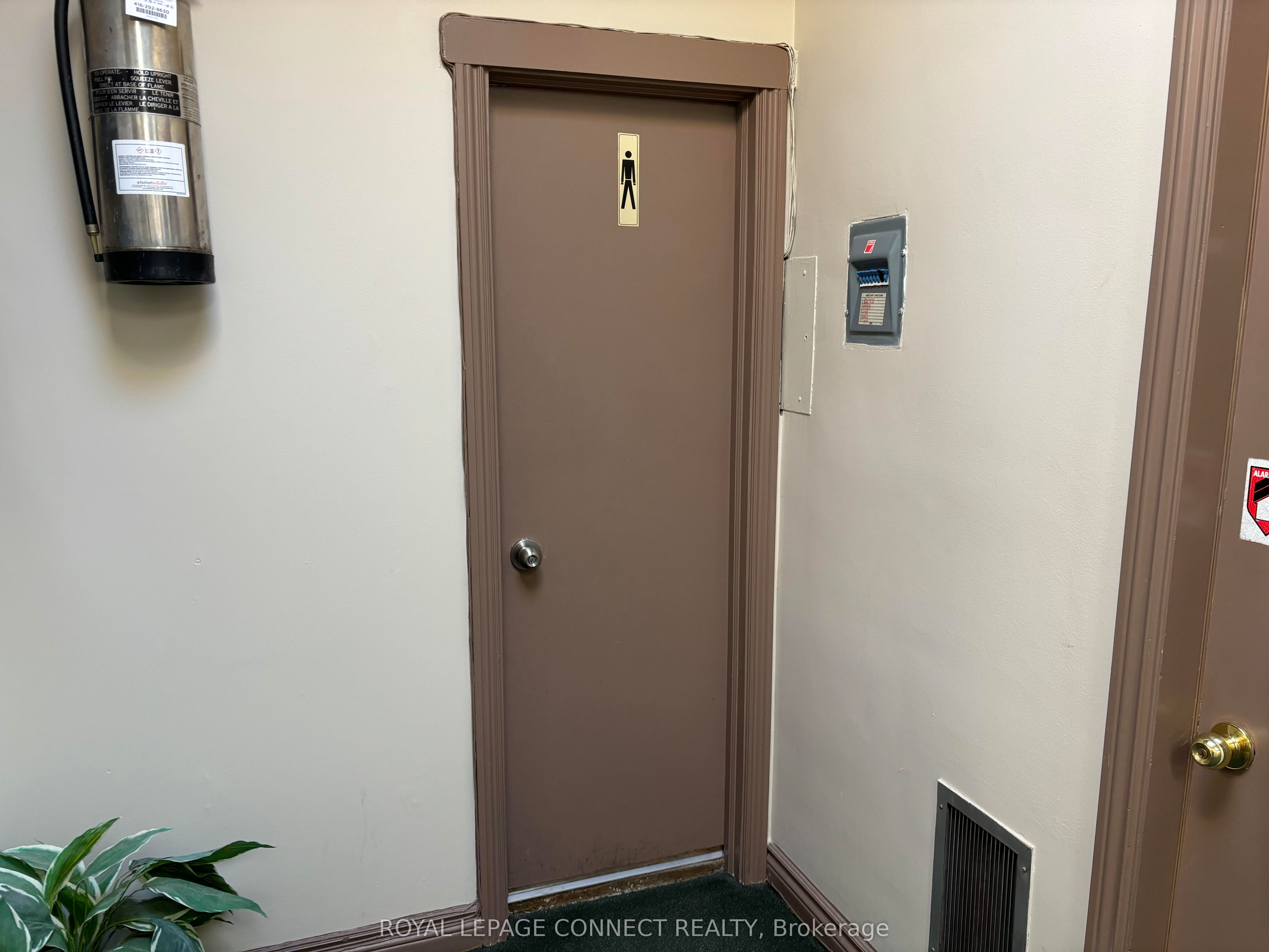 #1 - 62 Harwood Avenue Property Photo 7