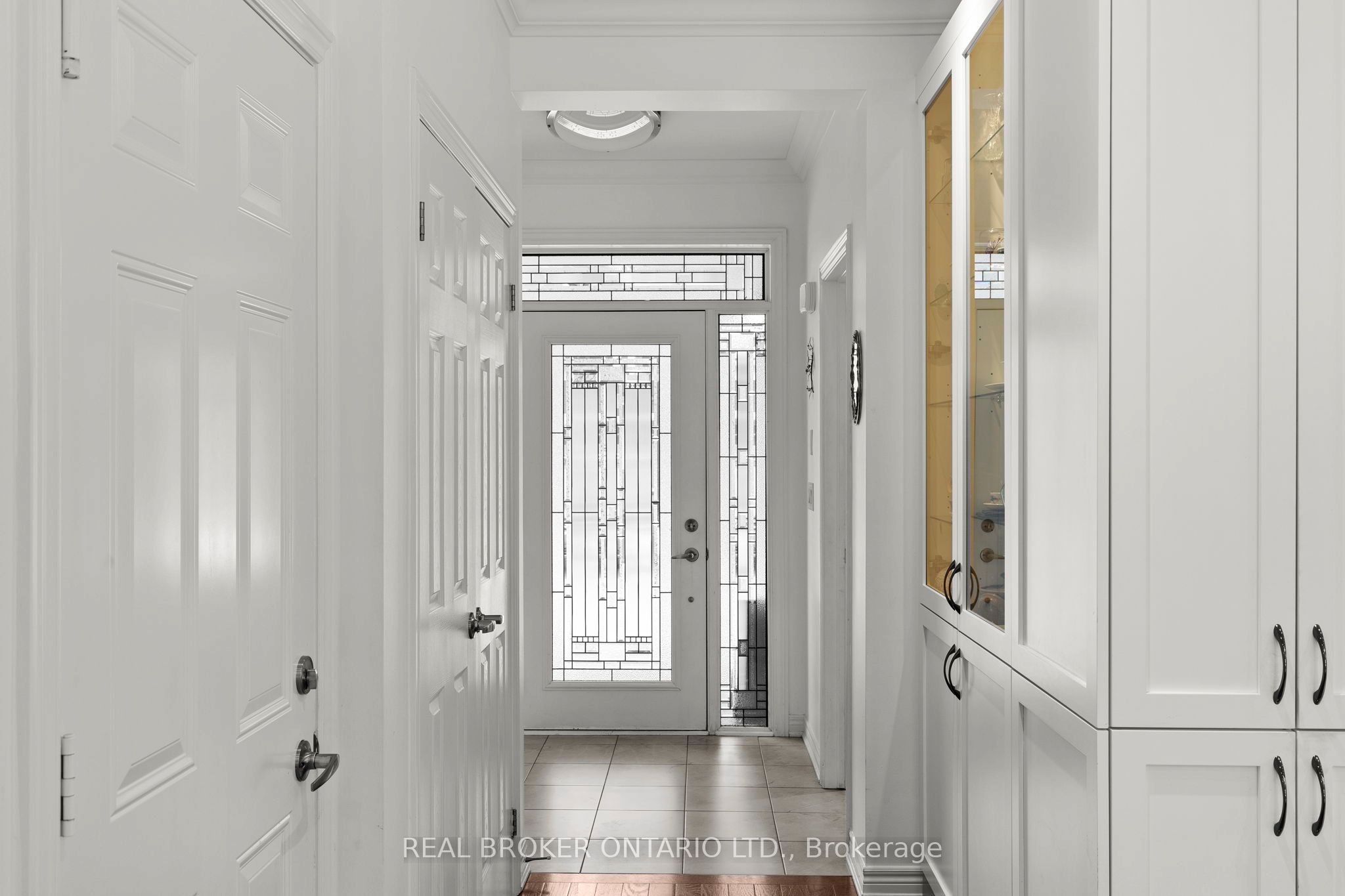 3305 Summerhill Way Property Photo 3