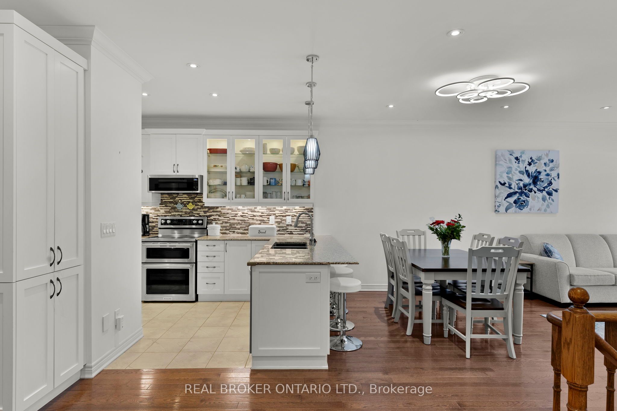 3305 Summerhill Way Property Photo 8