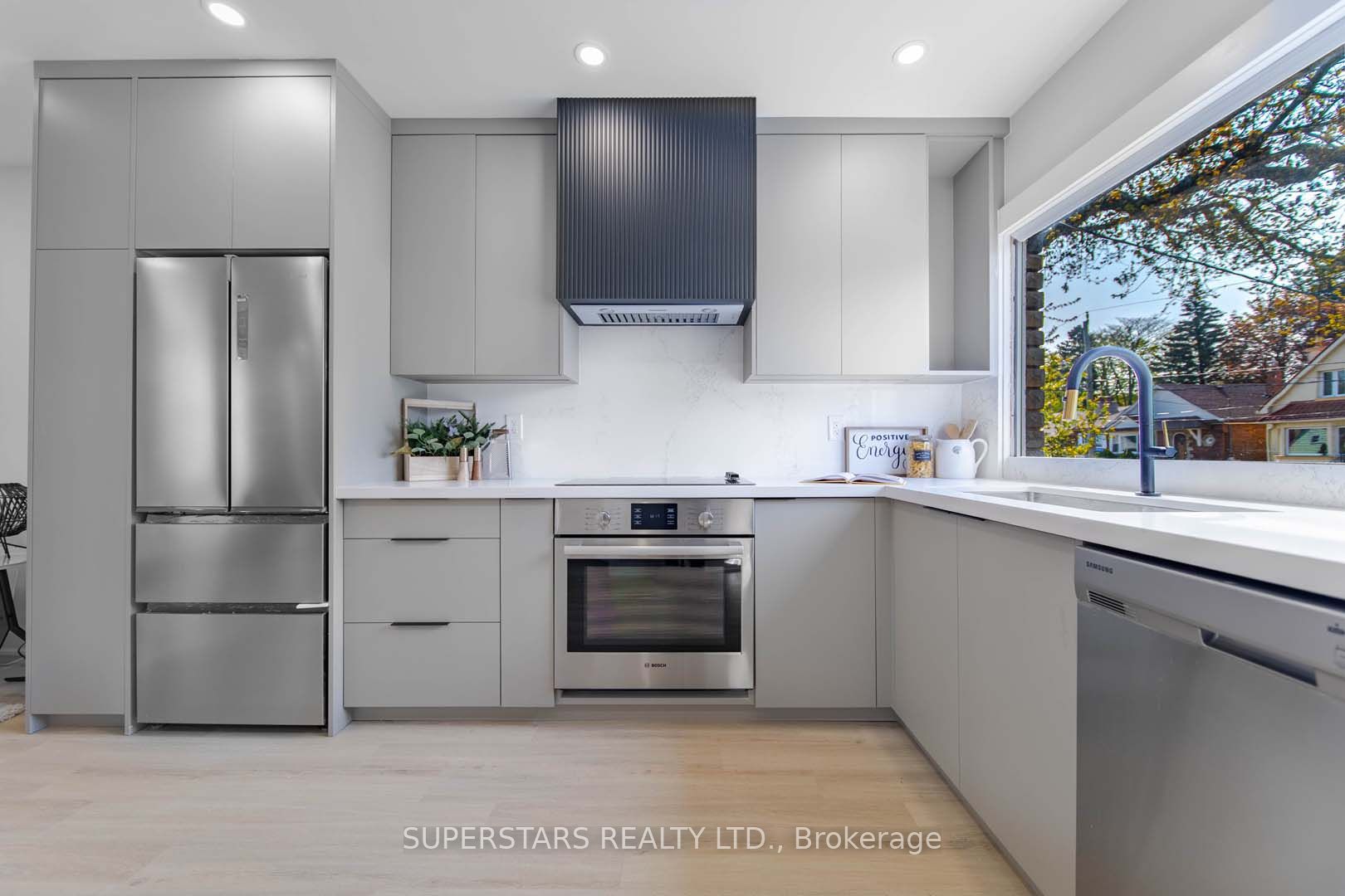 14 Pinegrove Avenue Property Photo
