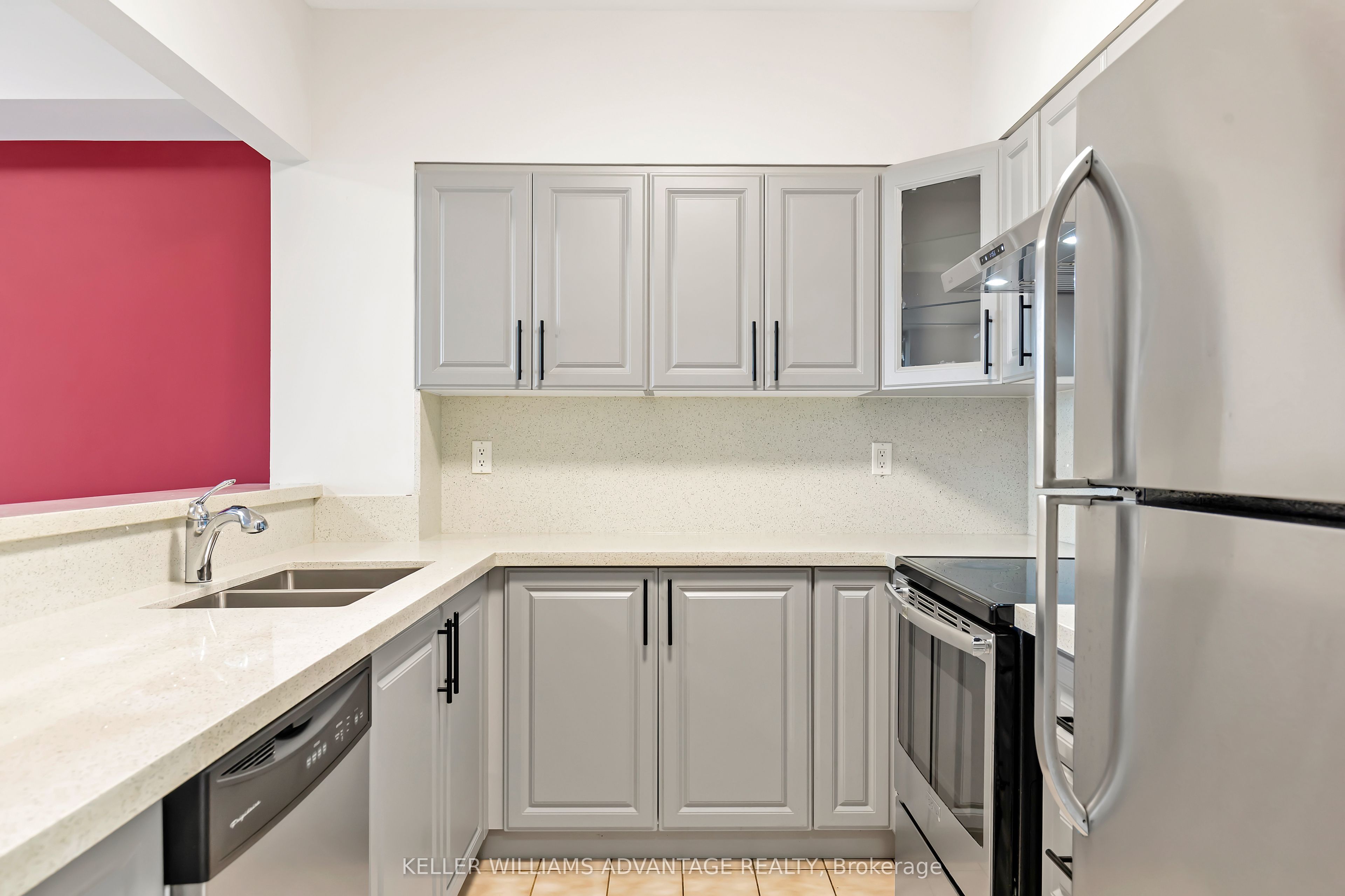 #1010 - 410 Mclevin Avenue Property Photo 9