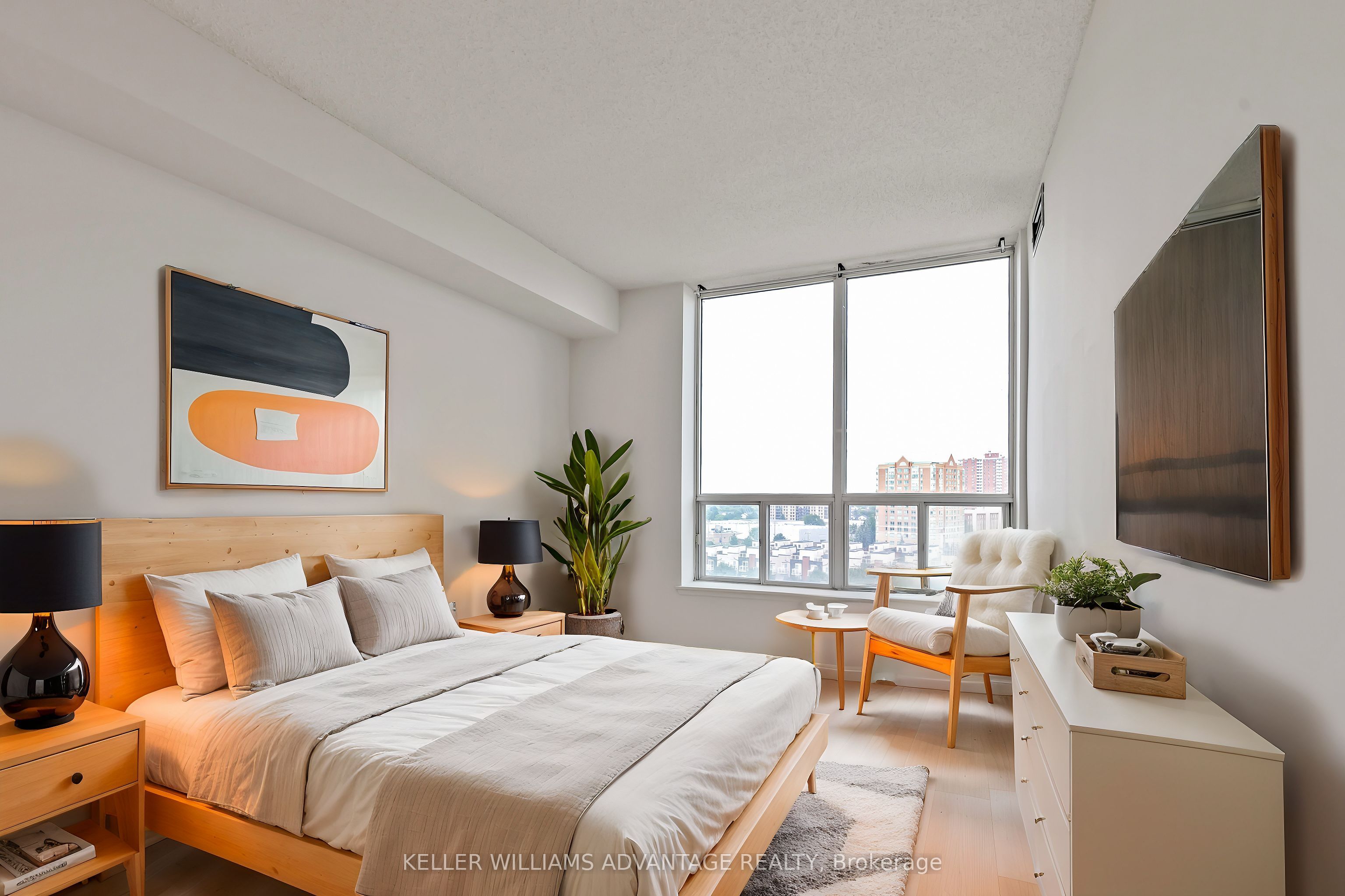 #1010 - 410 Mclevin Avenue Property Photo 14