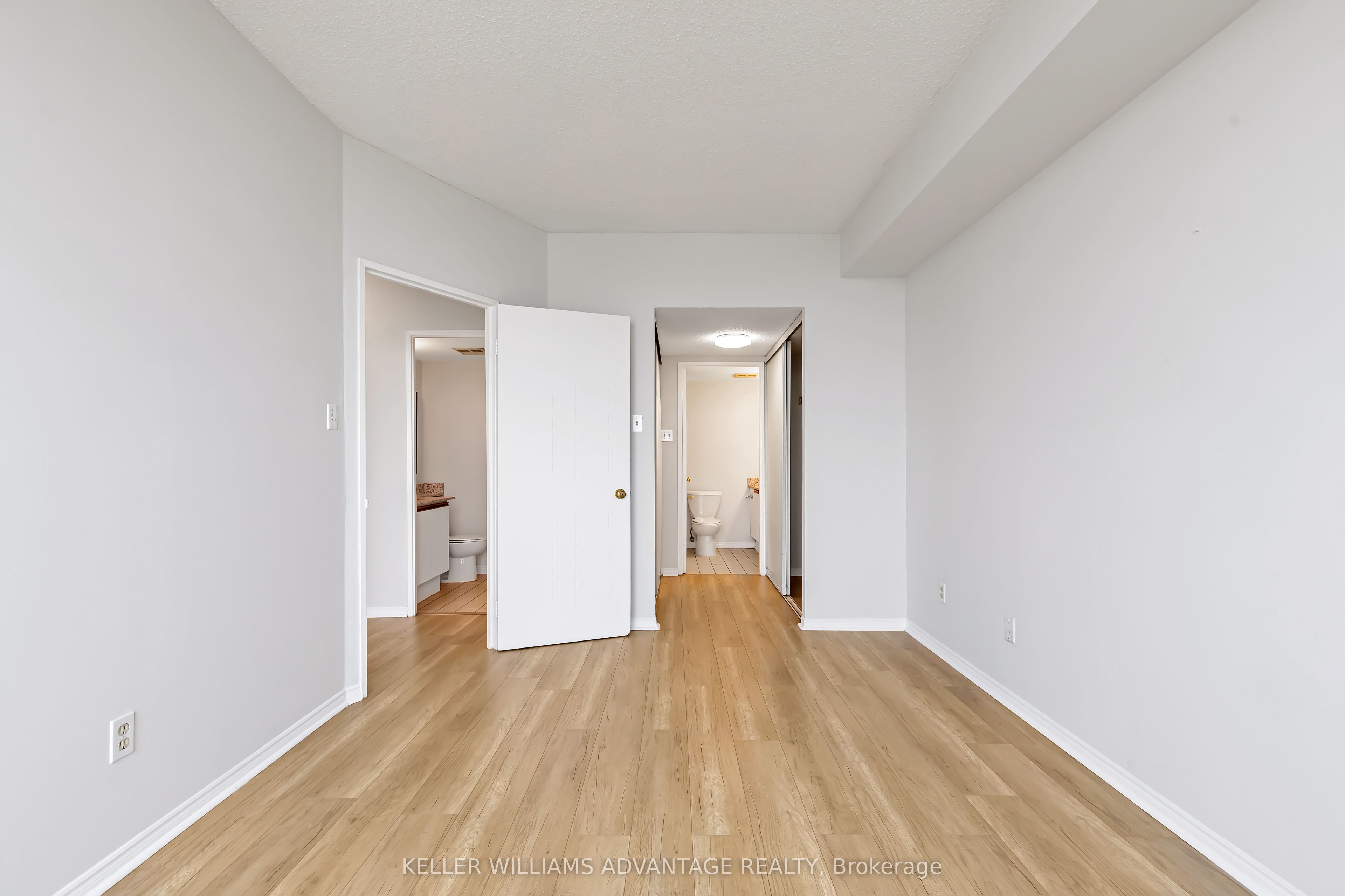#1010 - 410 Mclevin Avenue Property Photo 16