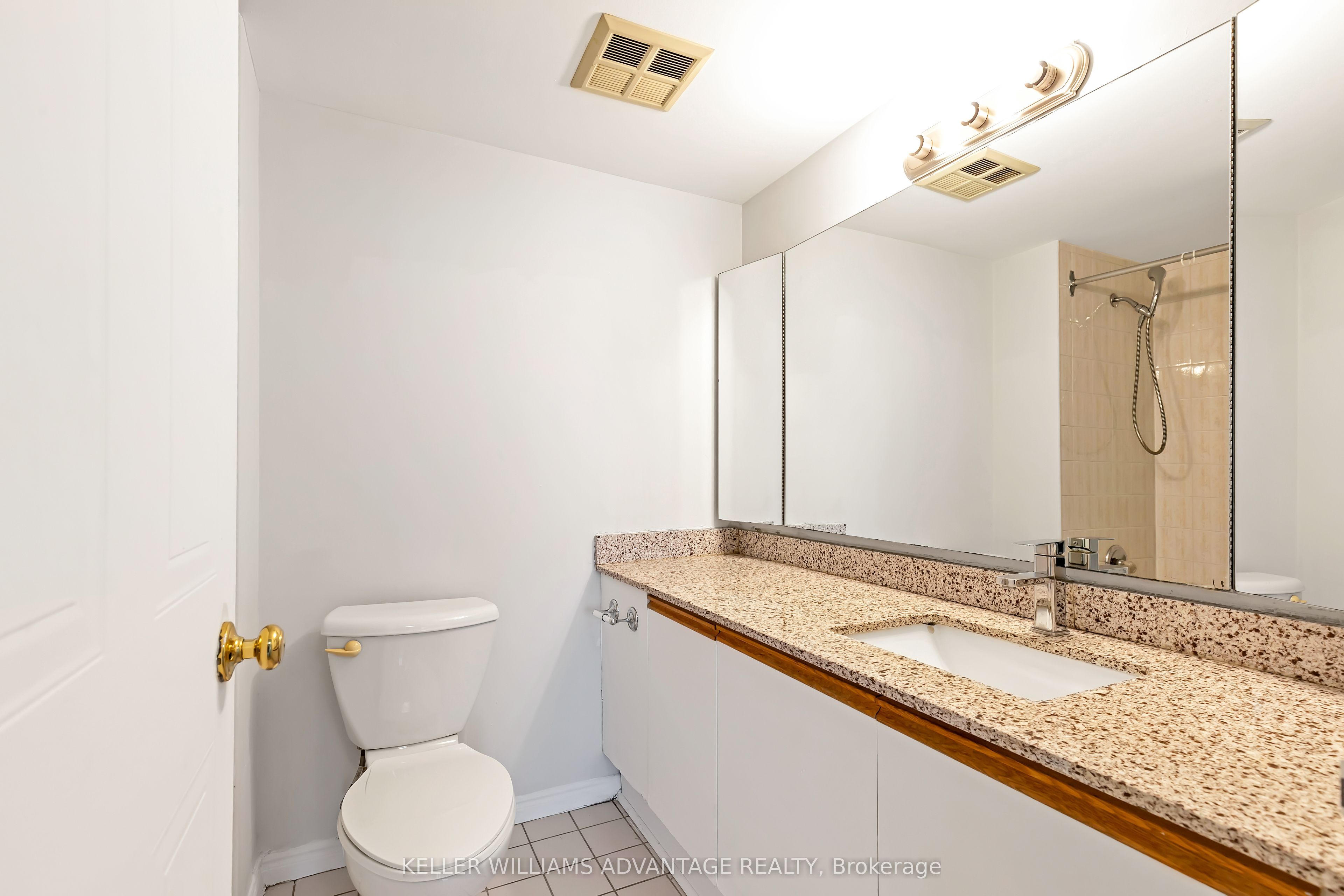 #1010 - 410 Mclevin Avenue Property Photo 18