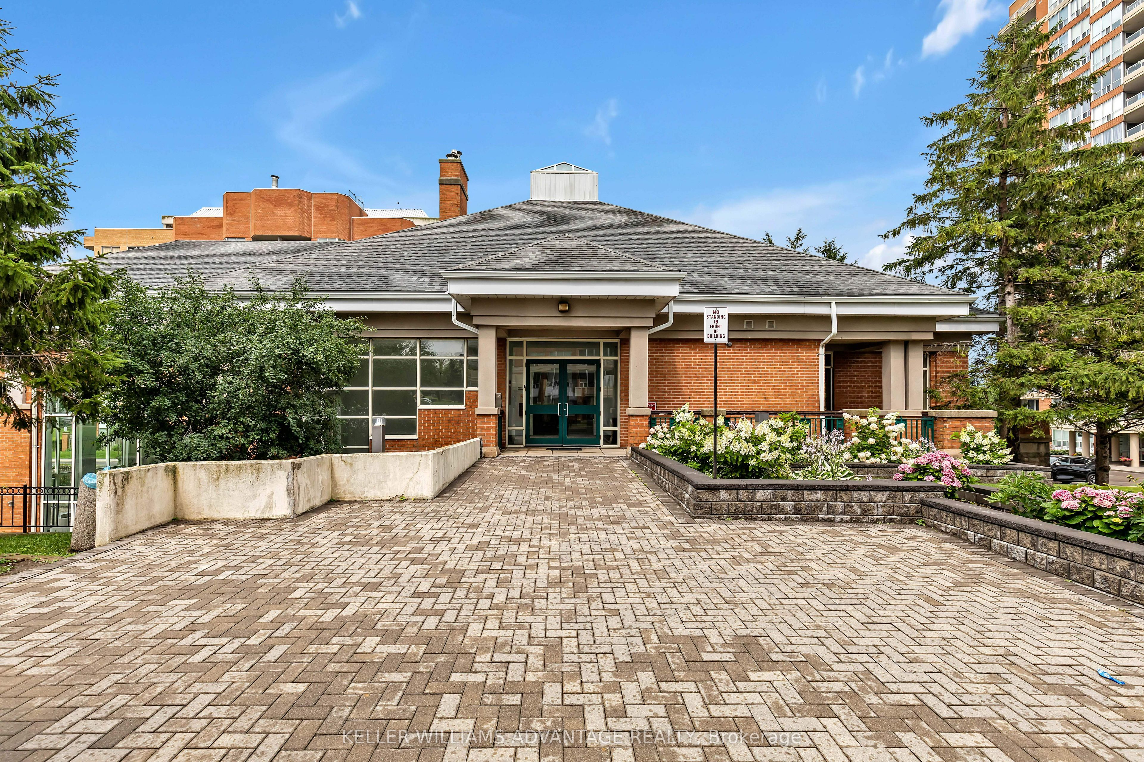 #1010 - 410 Mclevin Avenue Property Photo 23