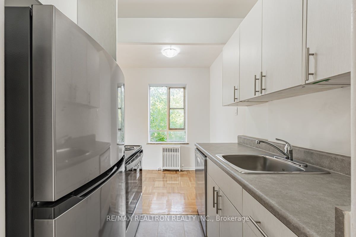 #10 - 156 Kingston Road Property Photo