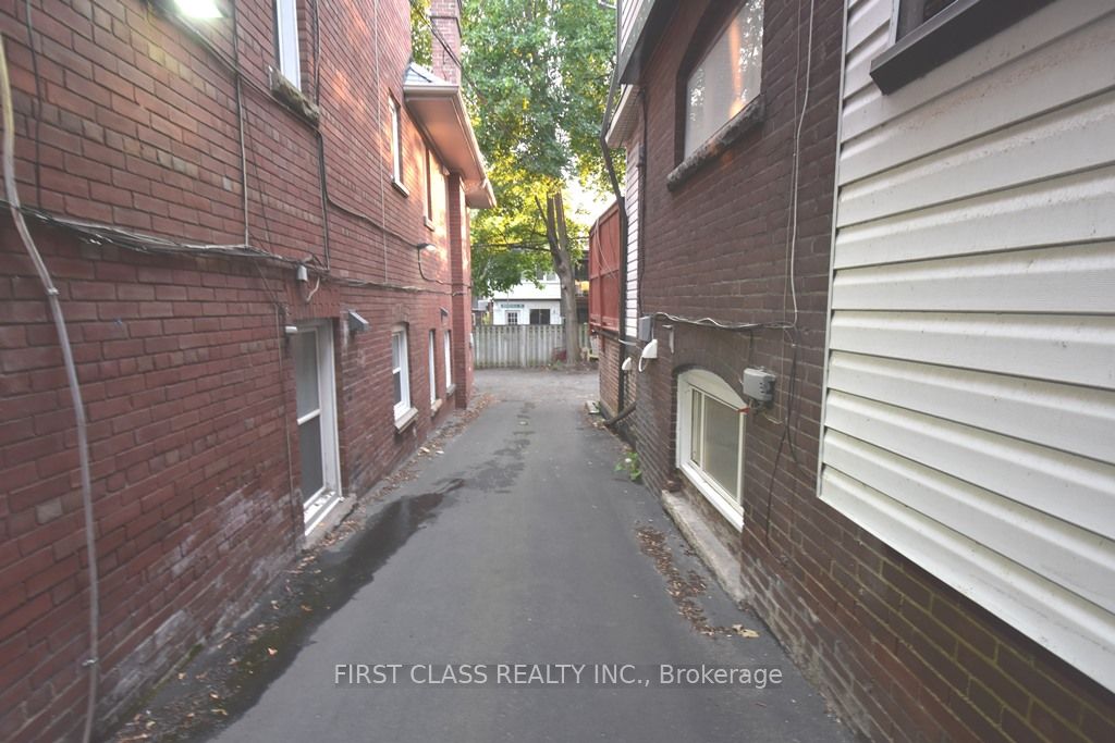 102 Greenwood Avenue Property Photo 18