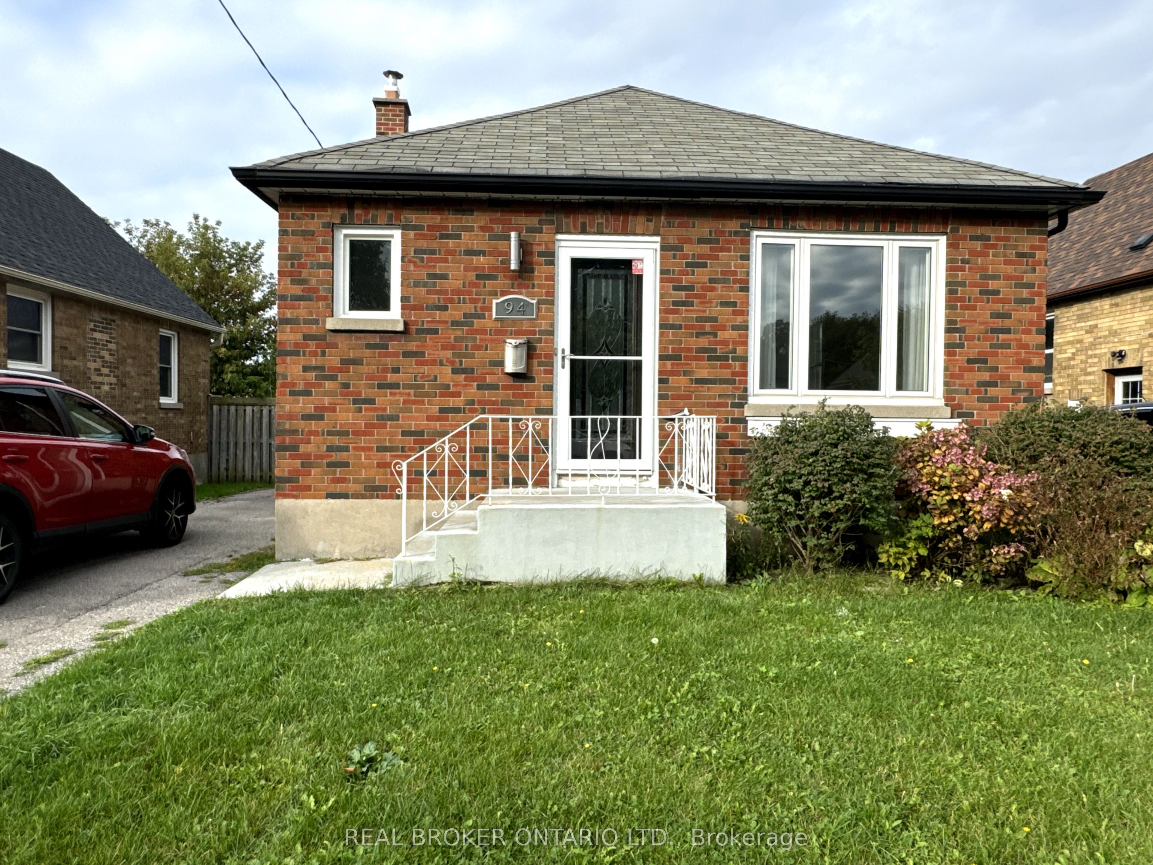 #lower - 94 Lasalle Avenue Property Photo