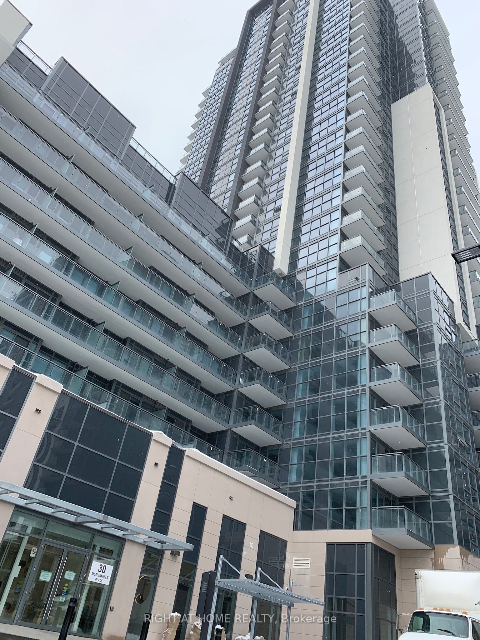 Toronto E09 Real Estate Listings Main Image