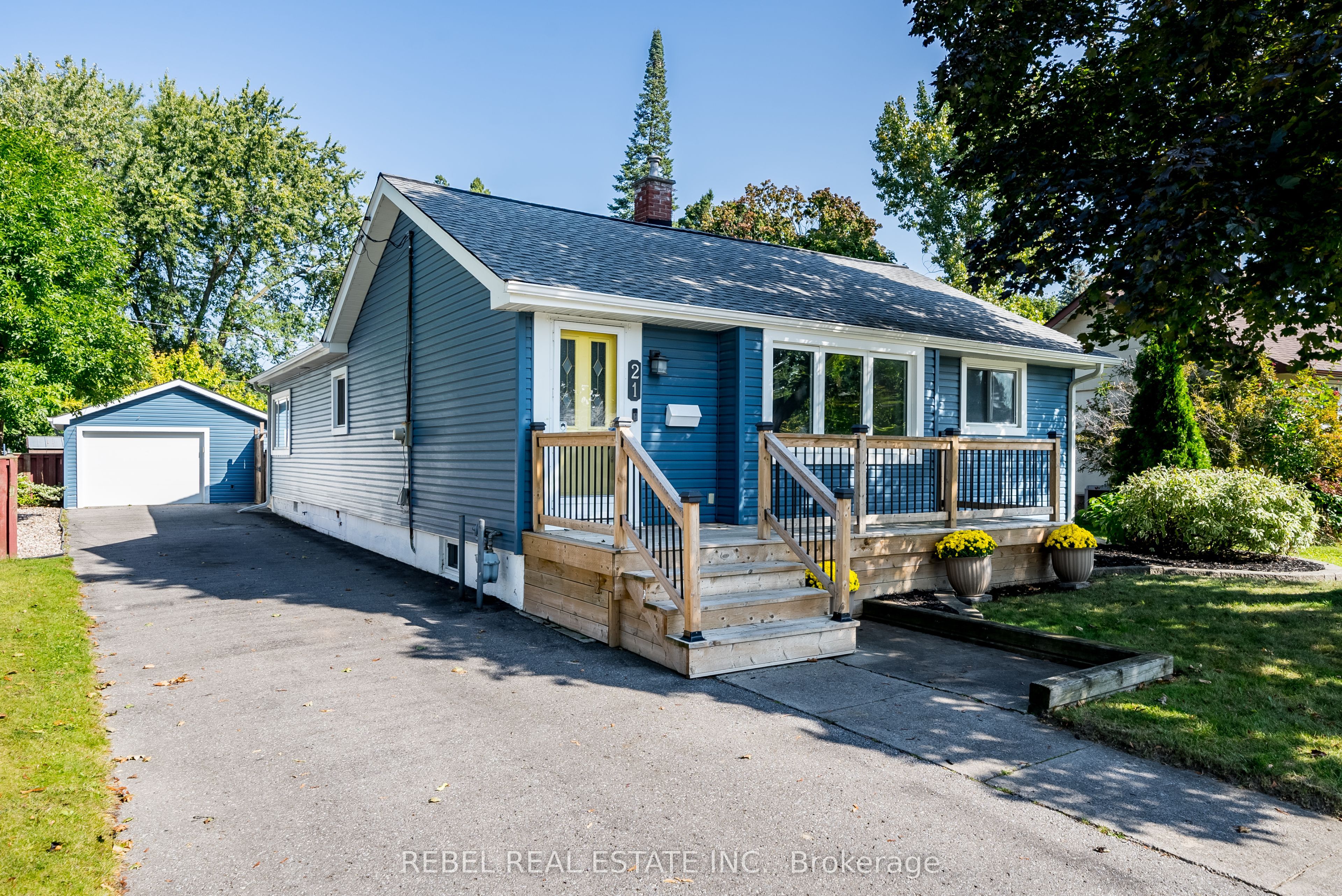 21 Woodhouse Crescent Property Photo
