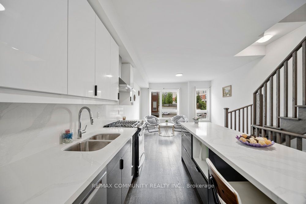 1672 Pleasure Valley Path N Property Photo 11