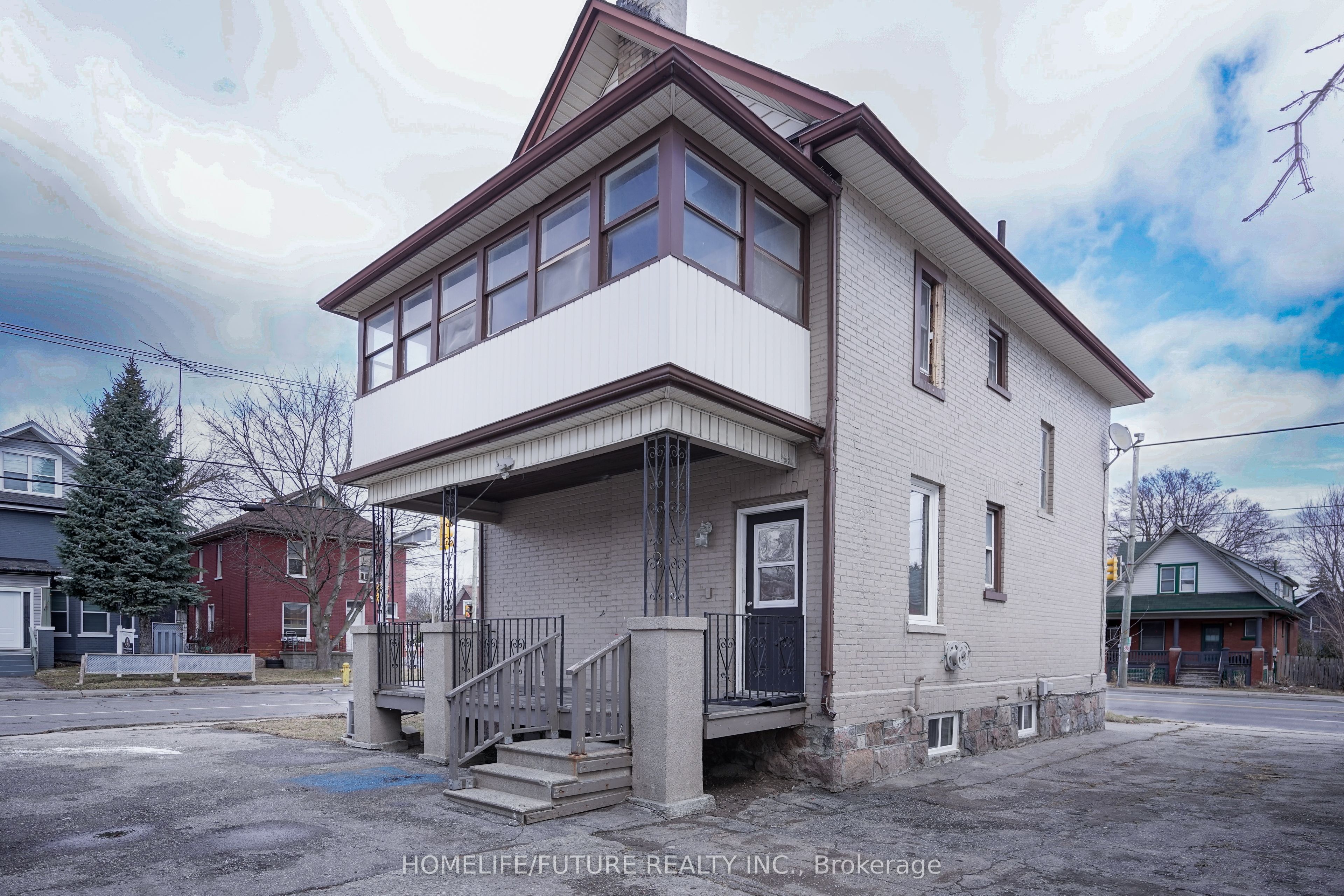 42 Ritson Rd S Property Photo