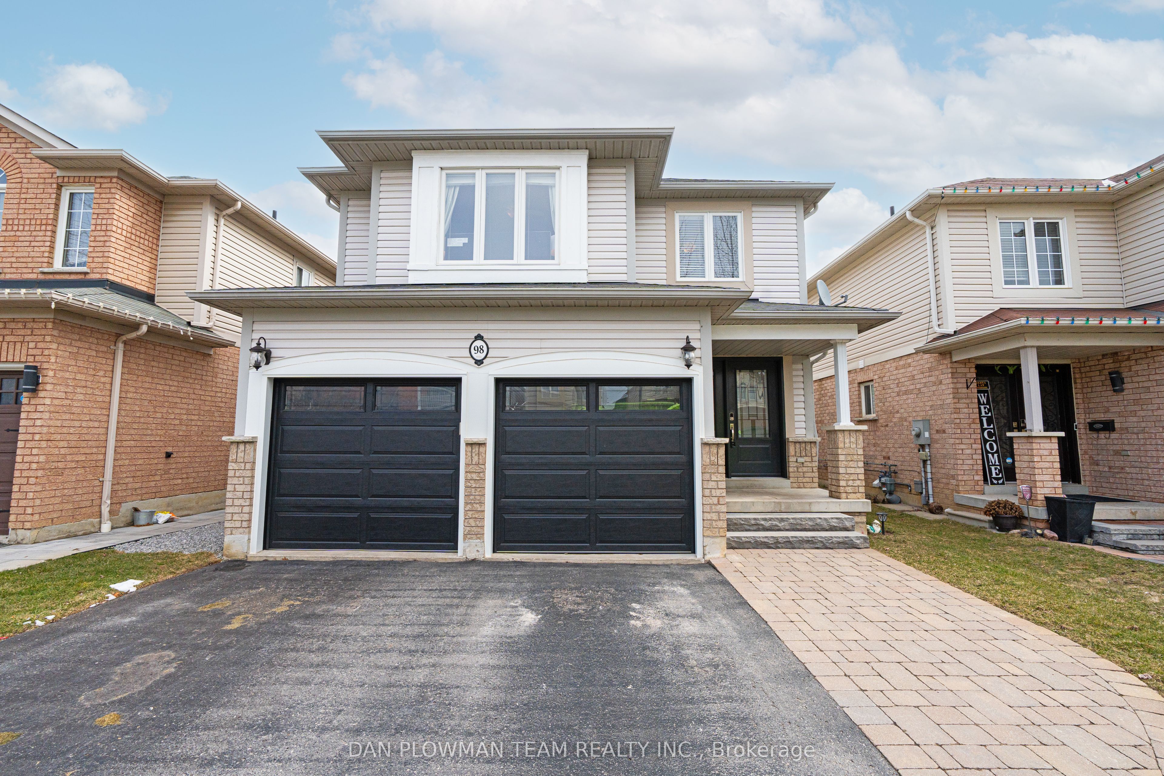 98 Longueuil Place Property Photo